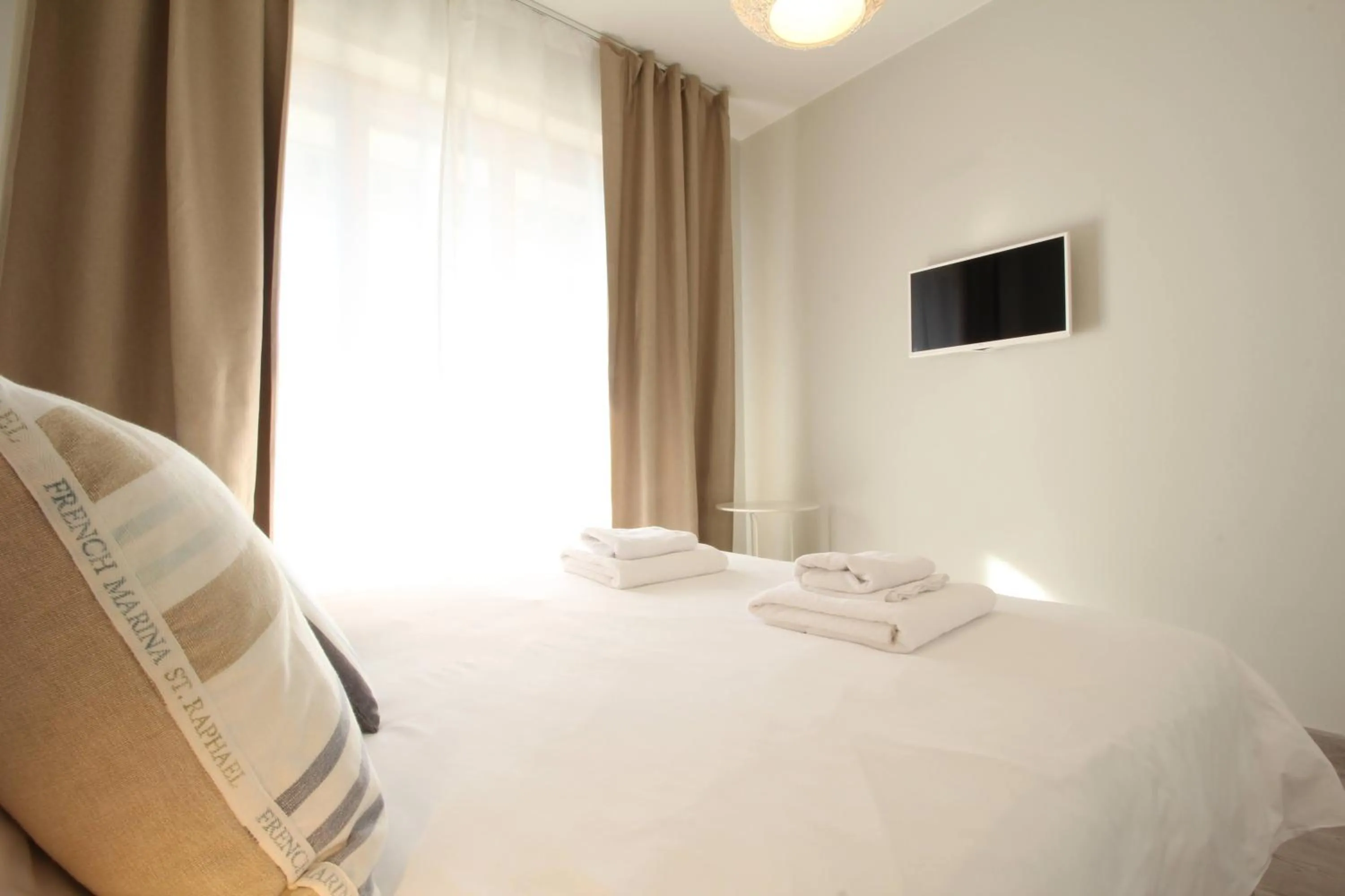 TV and multimedia, Bed in Le Grand Bleu