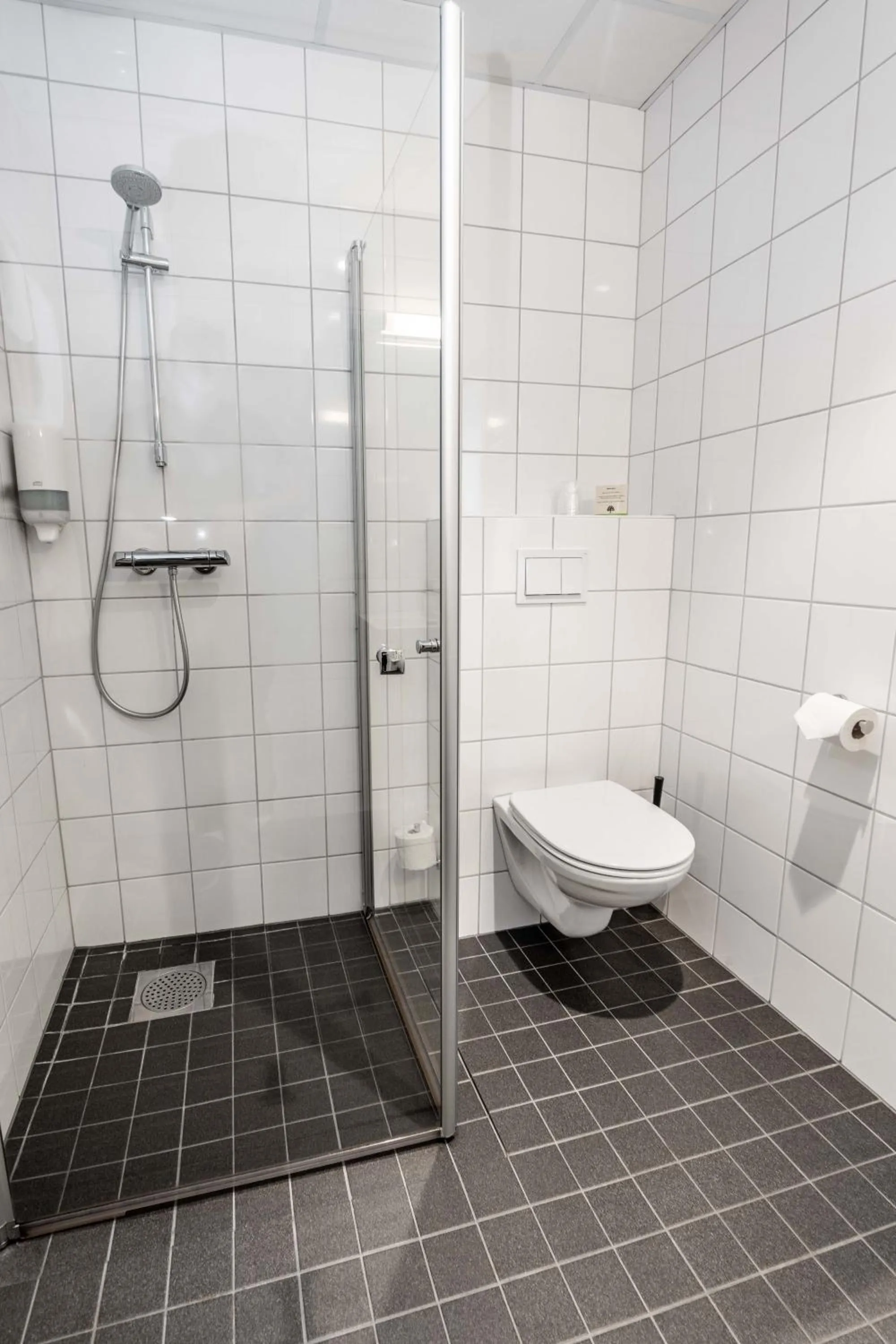 Shower in Hotel Sverre