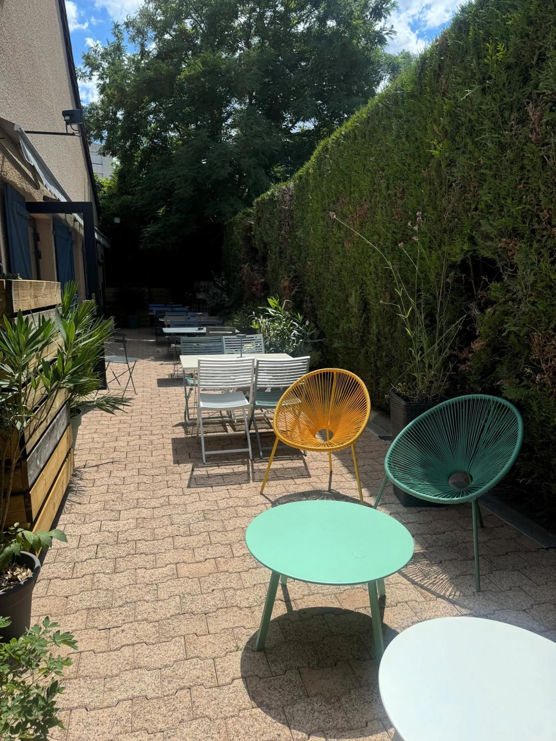 Patio in Kyriad Epernay
