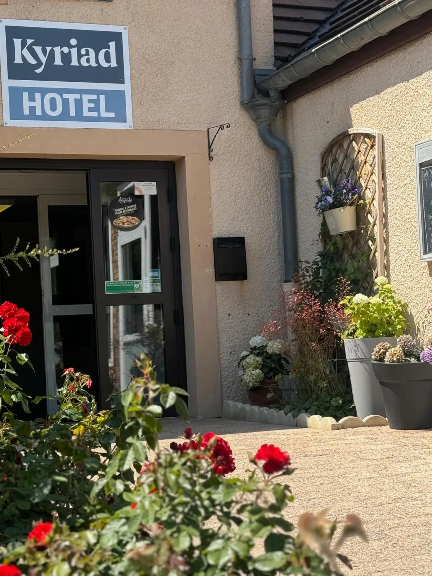 Property building in Kyriad Epernay