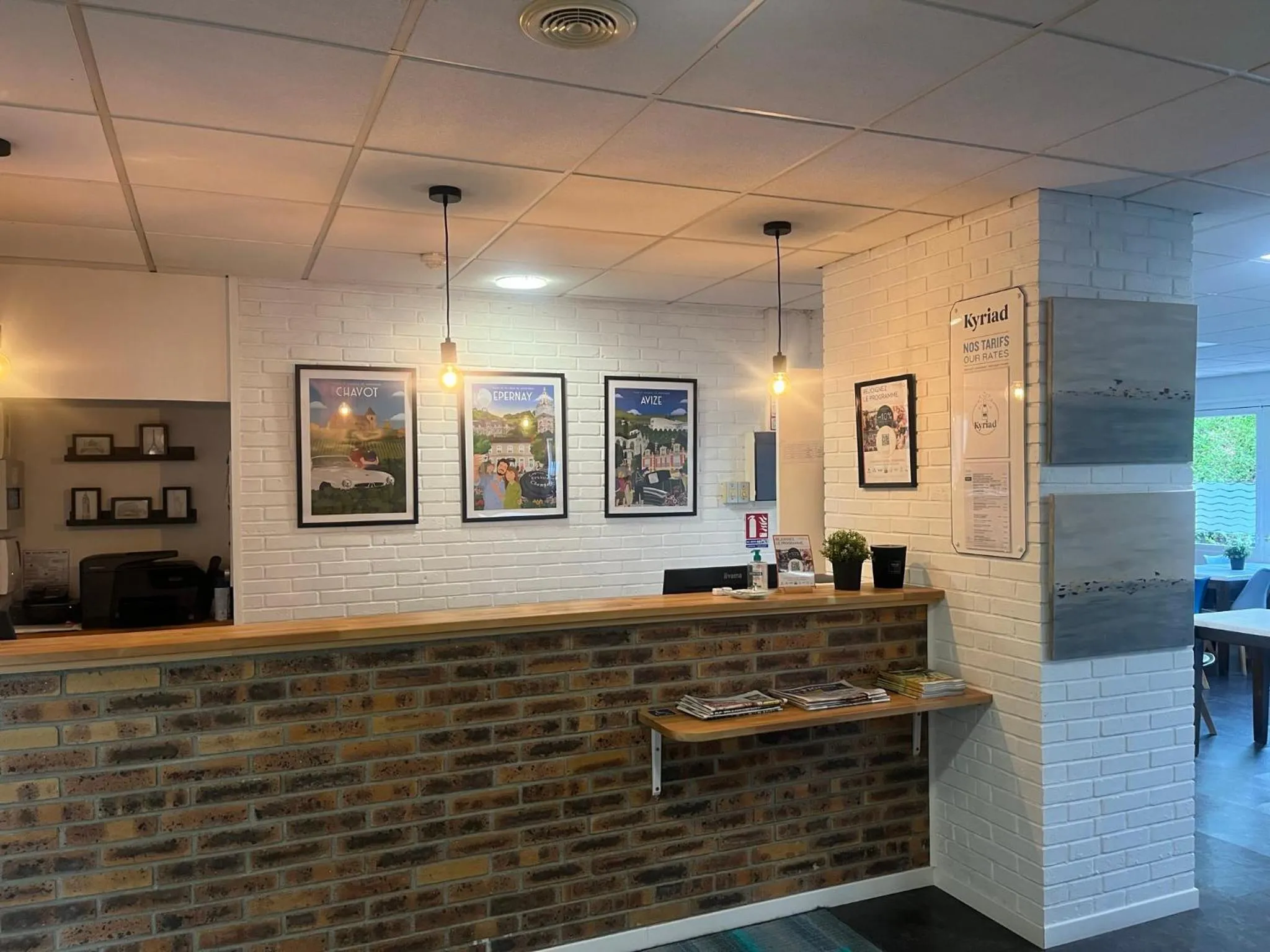 Lobby or reception in Kyriad Epernay