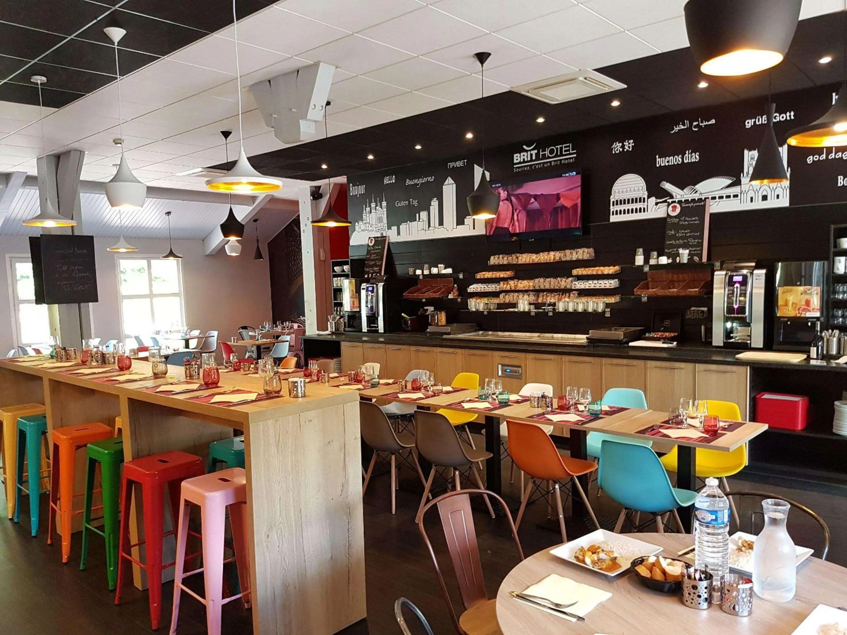 Restaurant/places to eat in Brit Hotel Lyon Nord Dardilly