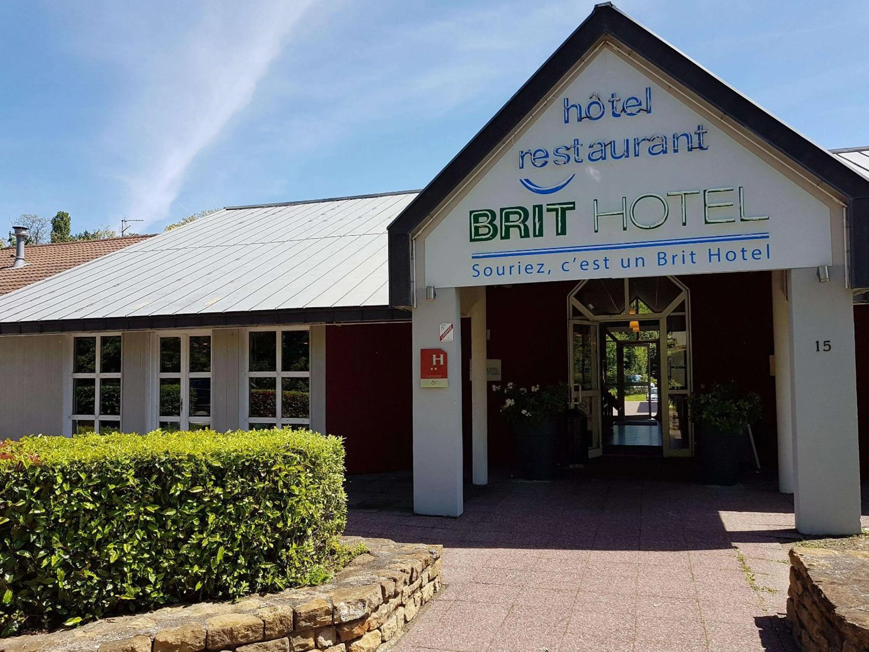 Property building in Brit Hotel Lyon Nord Dardilly