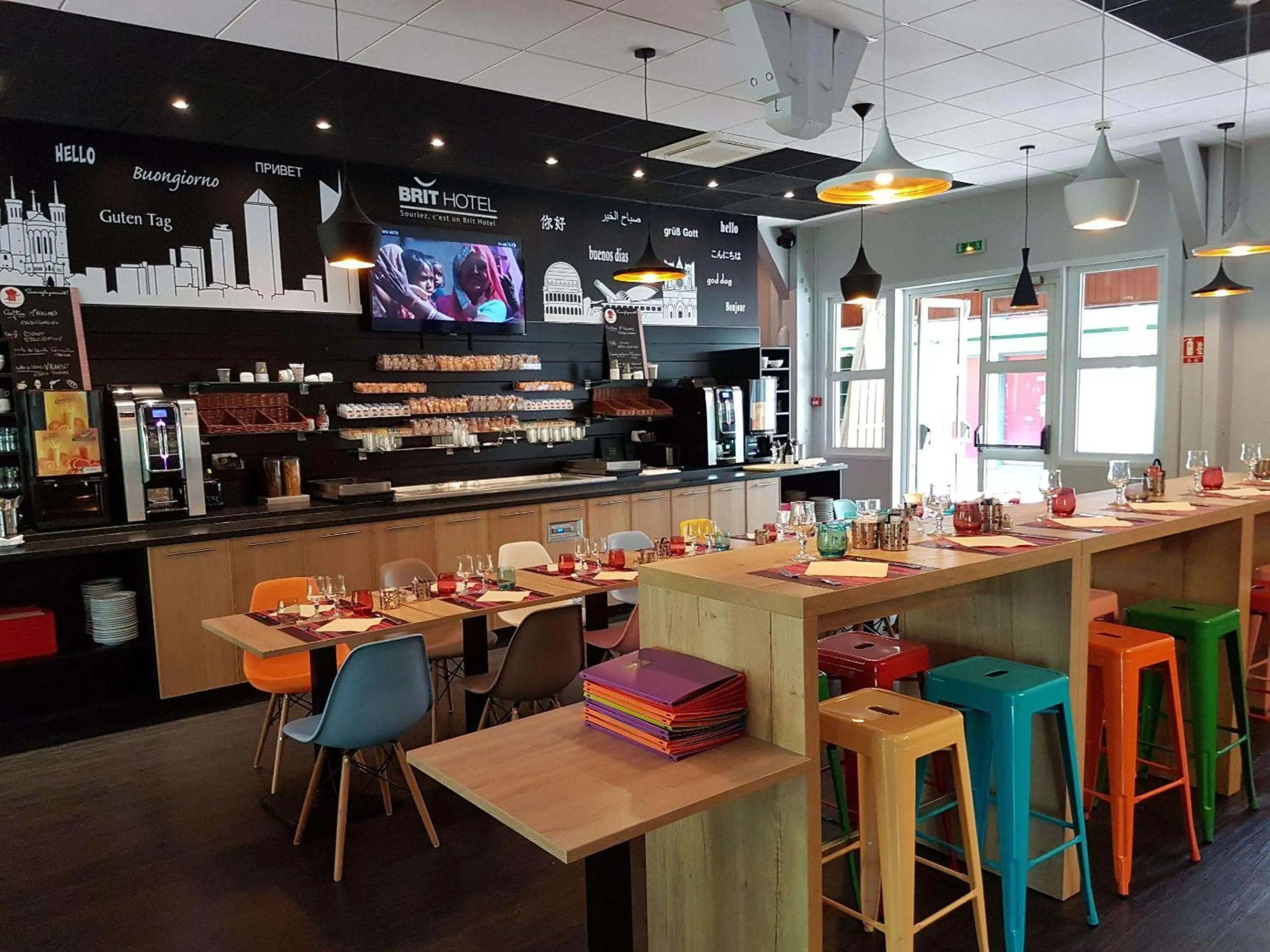 Restaurant/places to eat in Brit Hotel Lyon Nord Dardilly