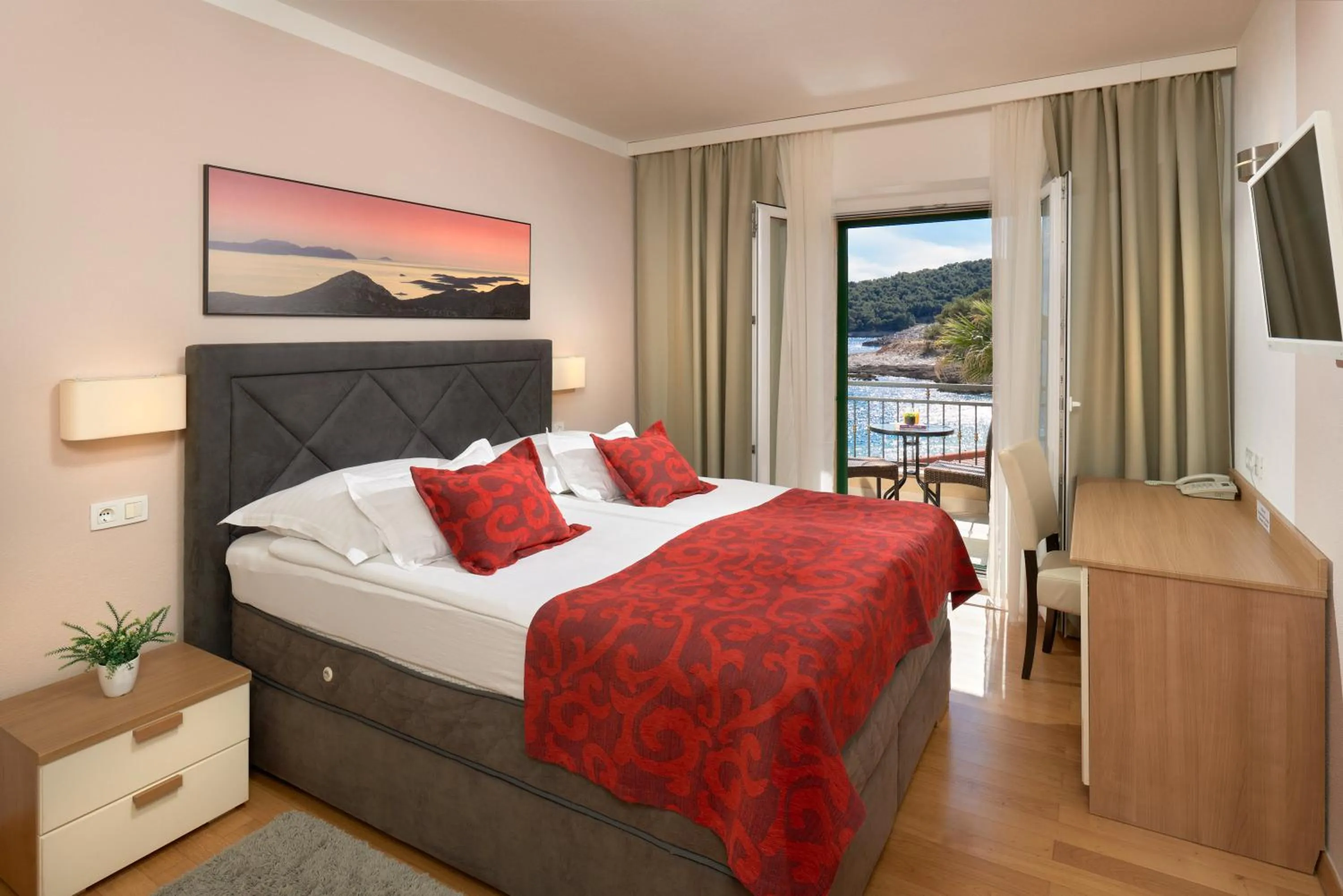 Bedroom, Bed in Hotel Fortuna