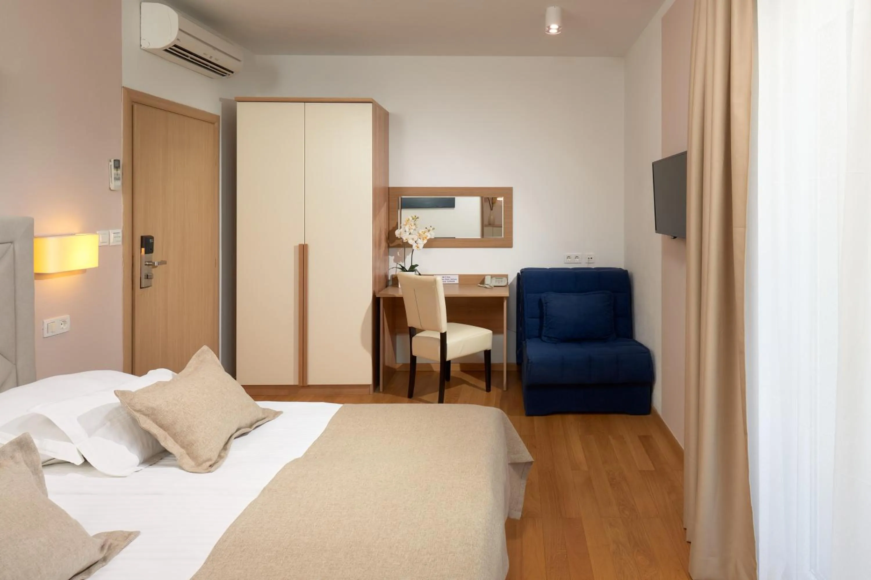 Bed in Hotel Fortuna