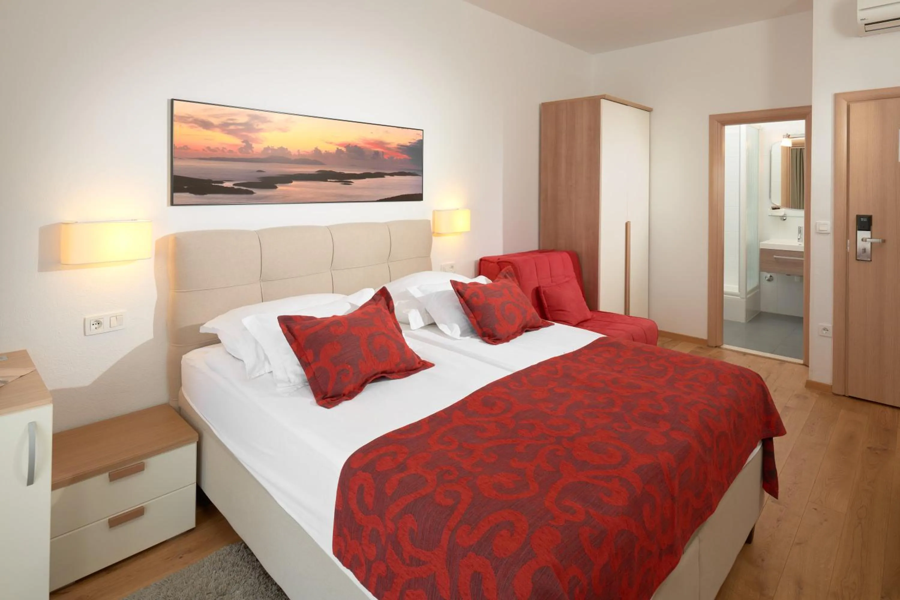 Photo of the whole room, Bed in Hotel Fortuna