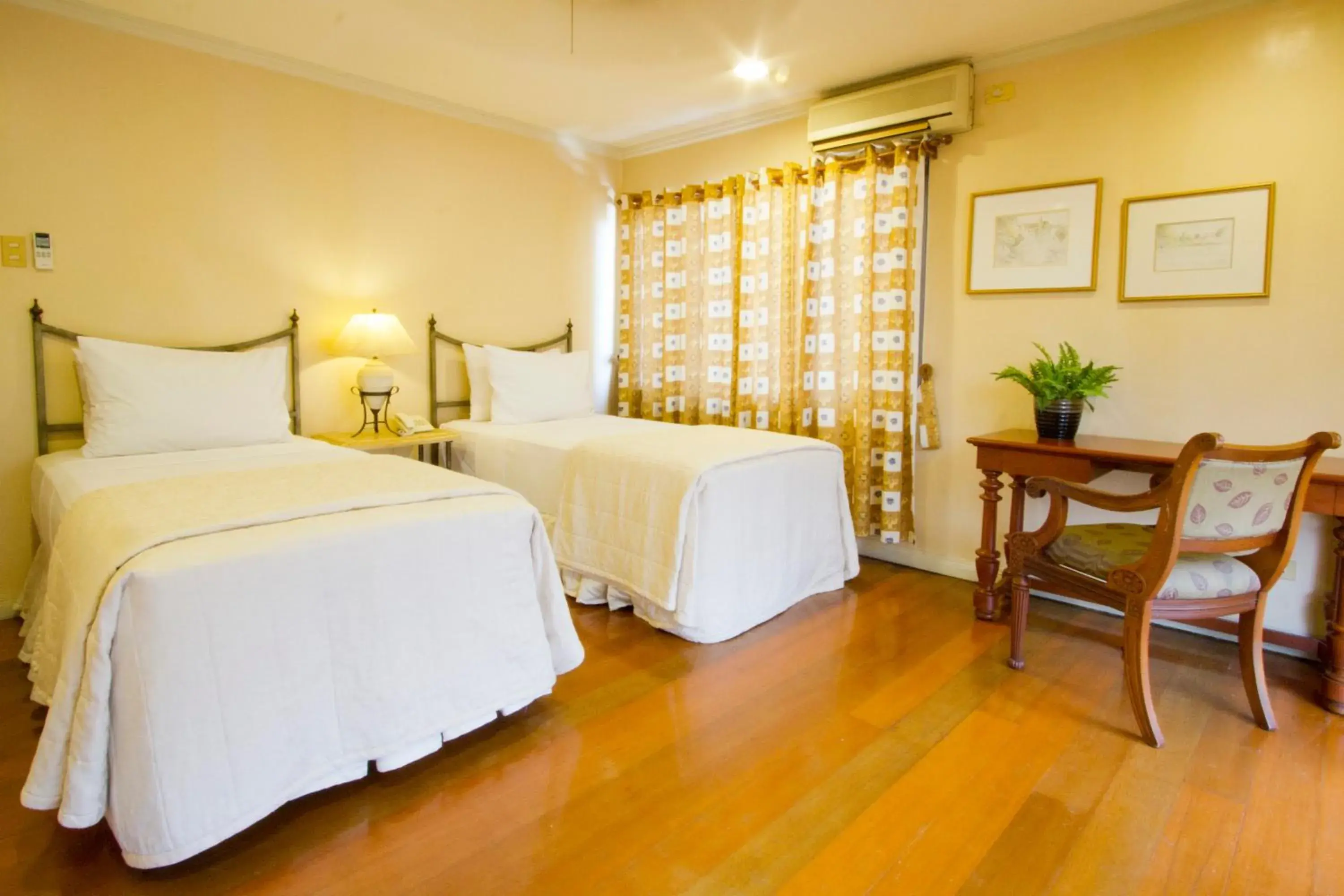 Three-Bedroom Apartment in Sophia Suites Residence Hotel Three-Bedroom Apartment in Sophia Suites Residence Hotel