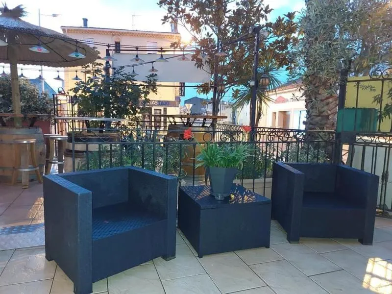 Patio in Hôtel Le Gambetta