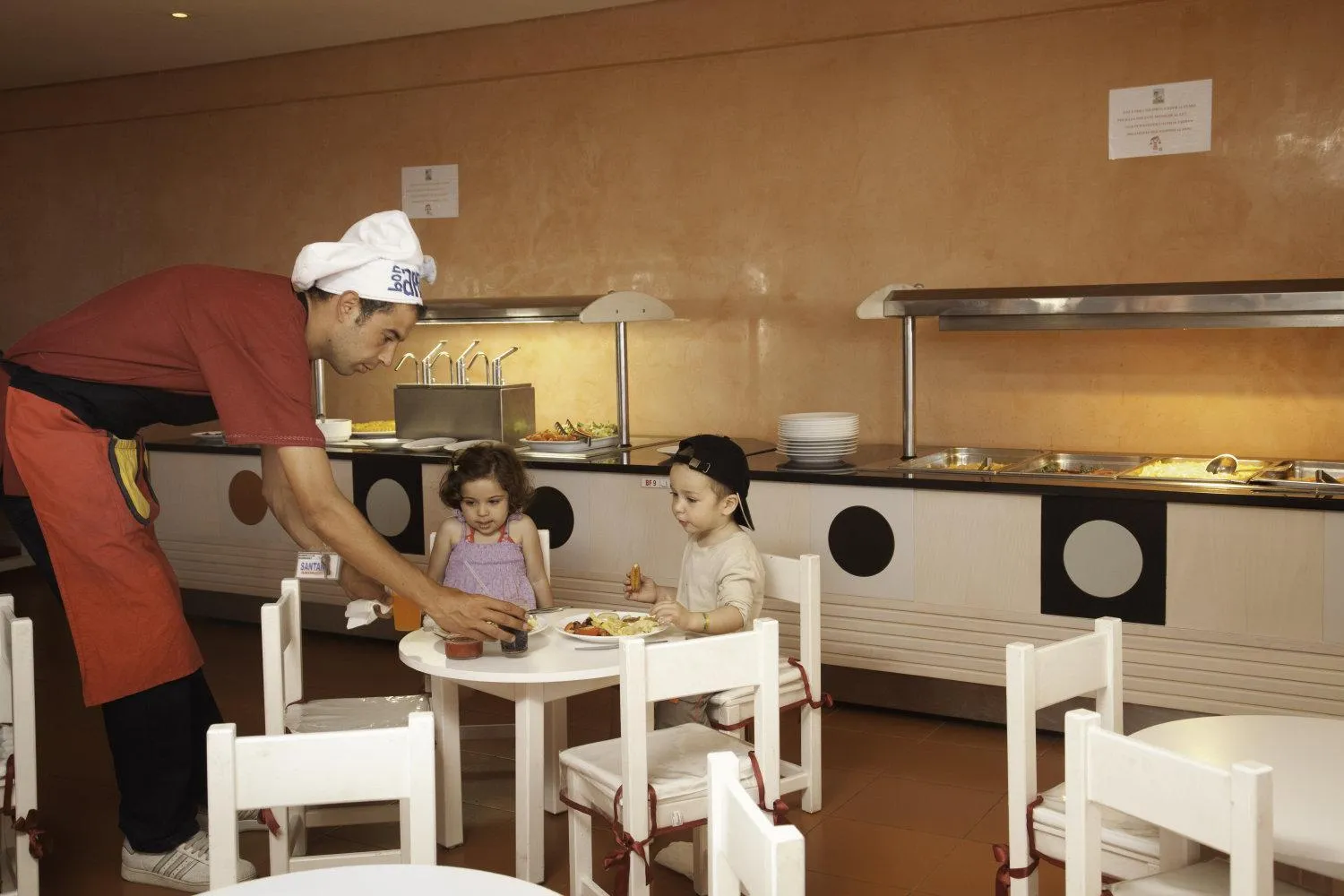 Restaurant/places to eat in Samira Club Family and couples only