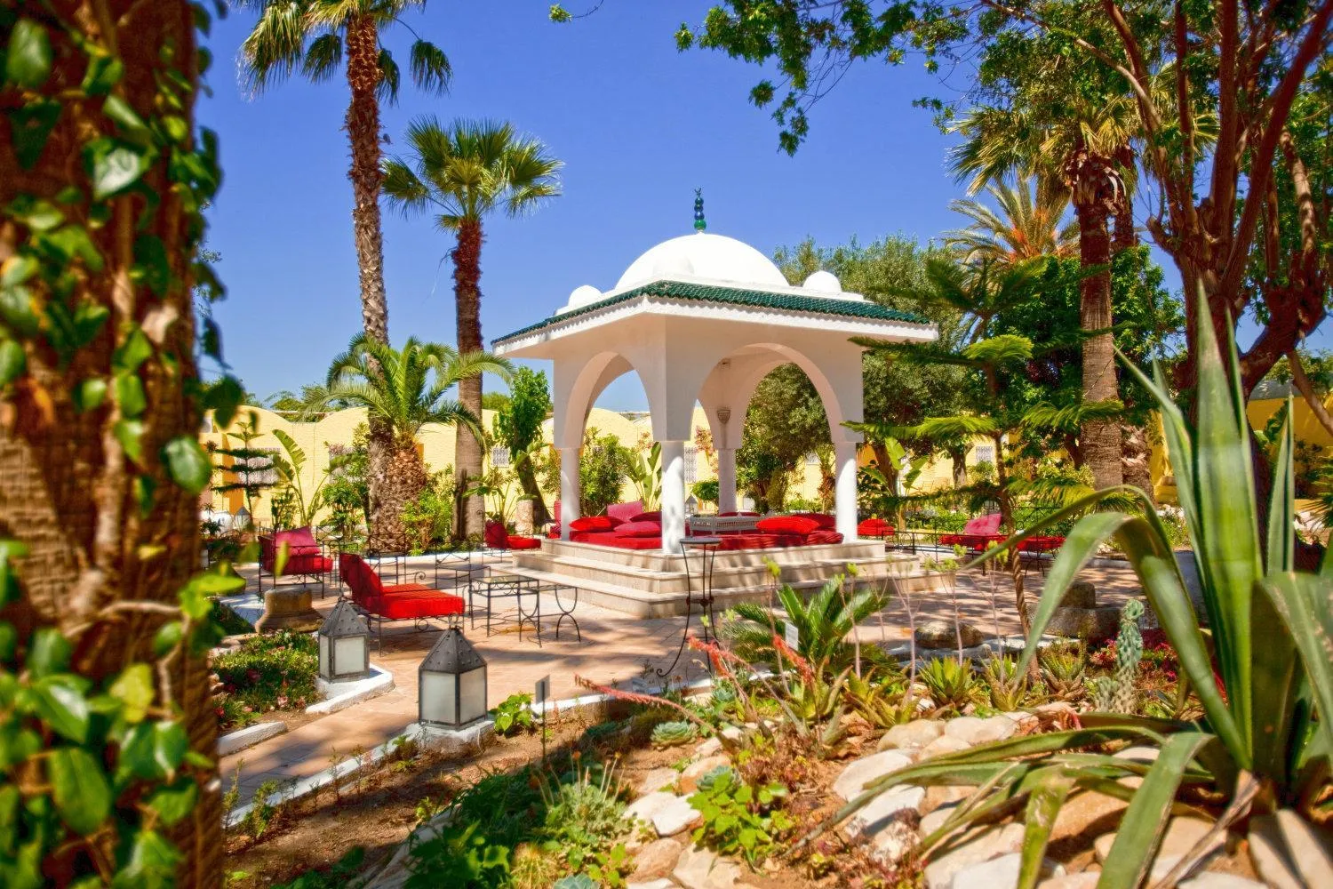 Area and facilities in Samira Club Family and couples only