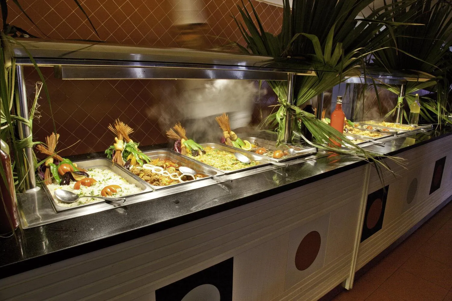 Restaurant/places to eat in Samira Club Family and couples only