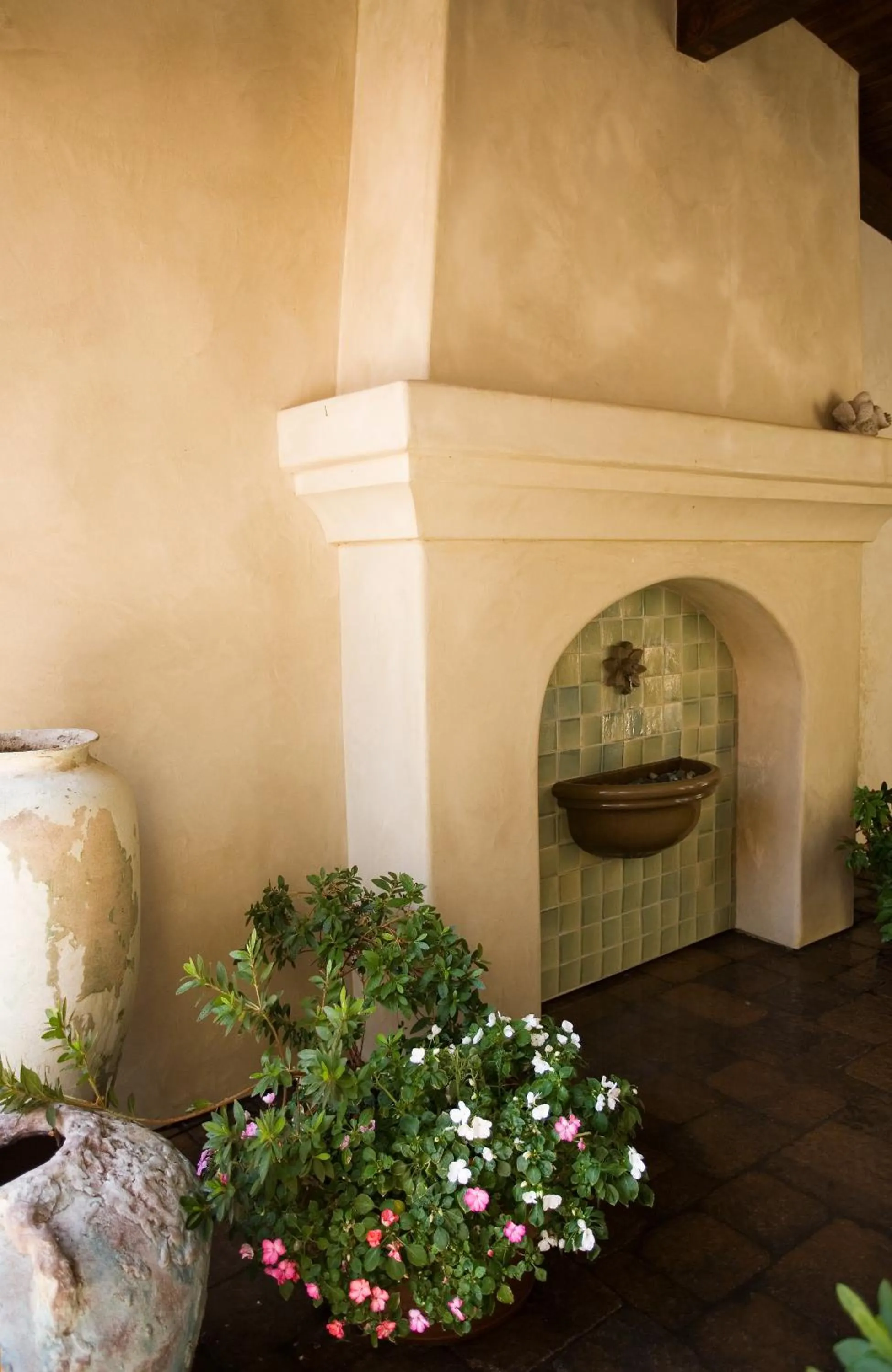 Decorative detail in Su Nido Inn