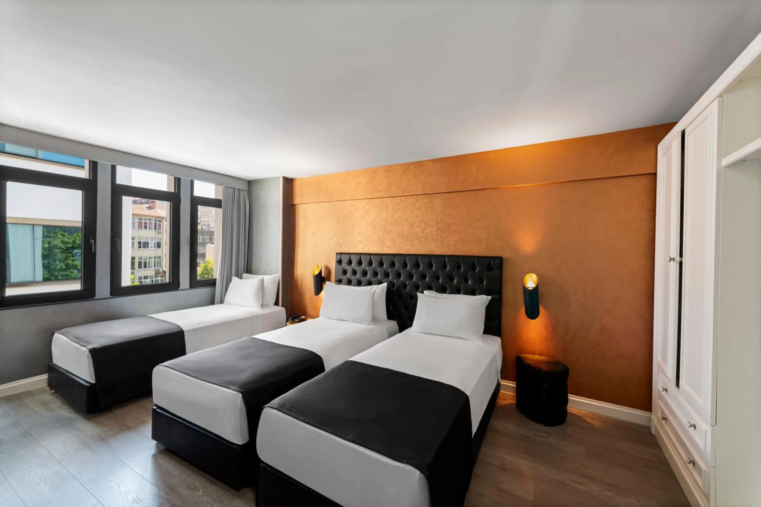 Bed in Istanbul Golden City Hotel