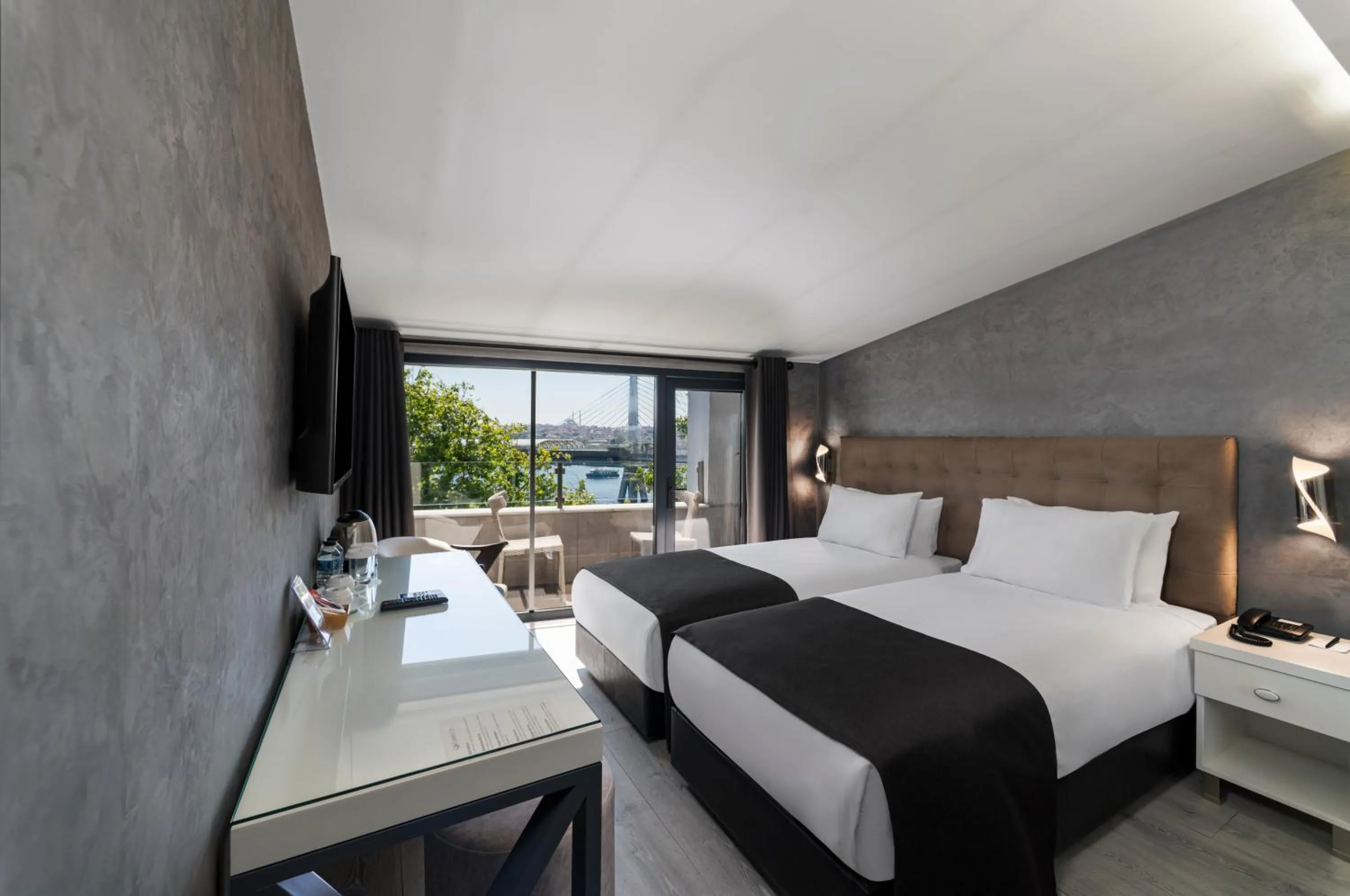 Photo of the whole room, Bed in Istanbul Golden City Hotel