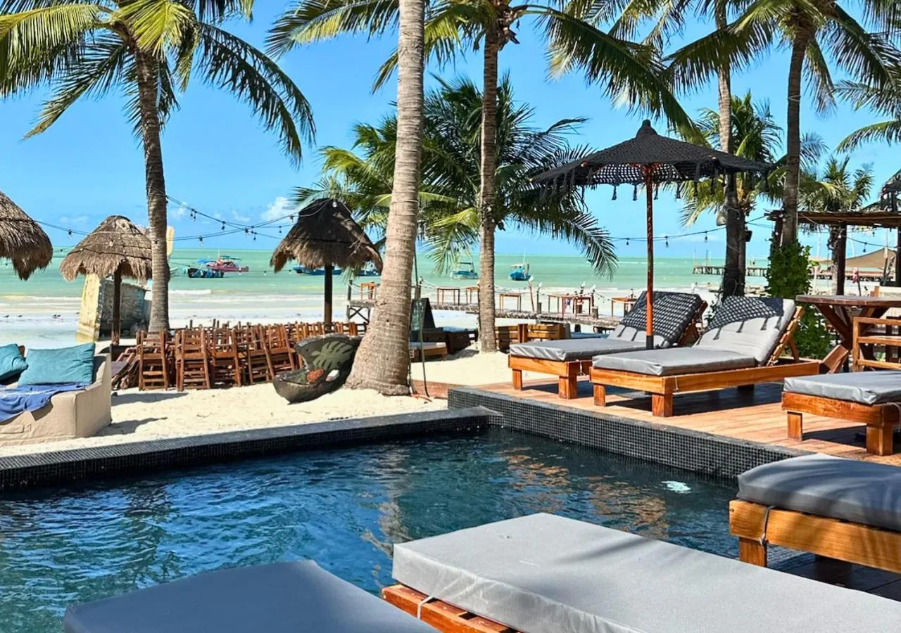 Swimming pool in Amaite Holbox - Oceanfront Hotel