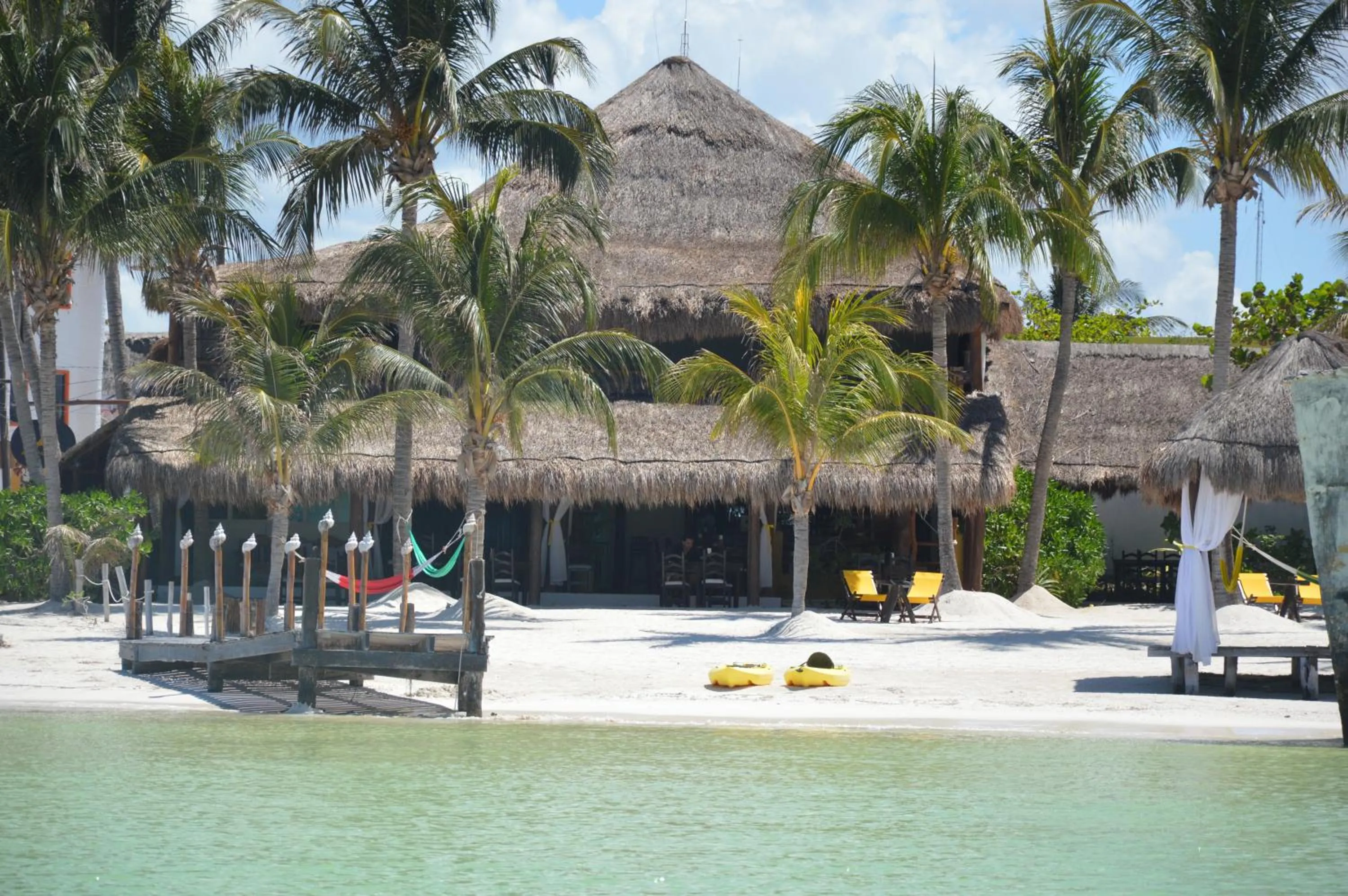 Facade/entrance in Amaite Holbox - Oceanfront Hotel