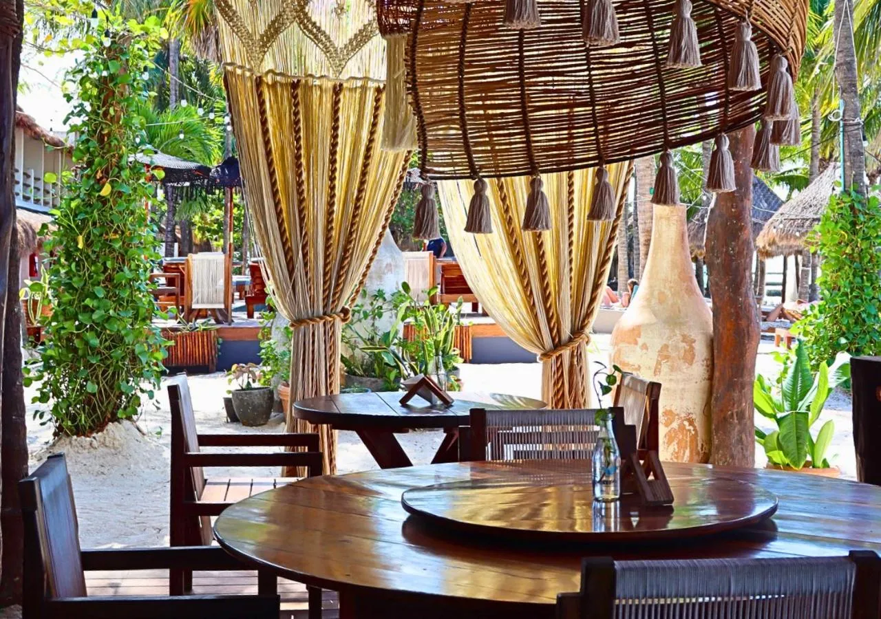 Restaurant/places to eat in Amaite Holbox - Oceanfront Hotel