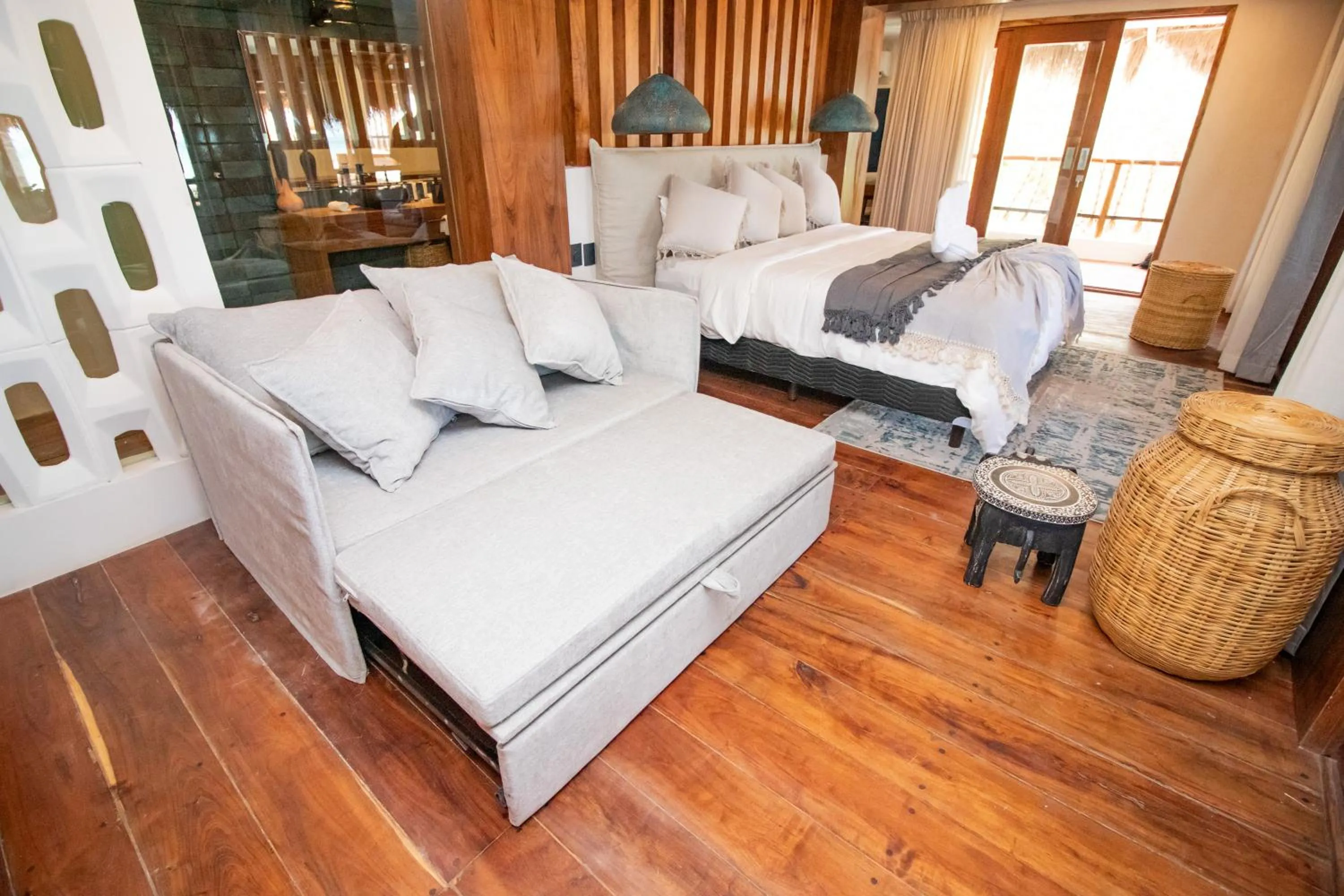 Living room, Bed in Amaite Holbox - Oceanfront Hotel