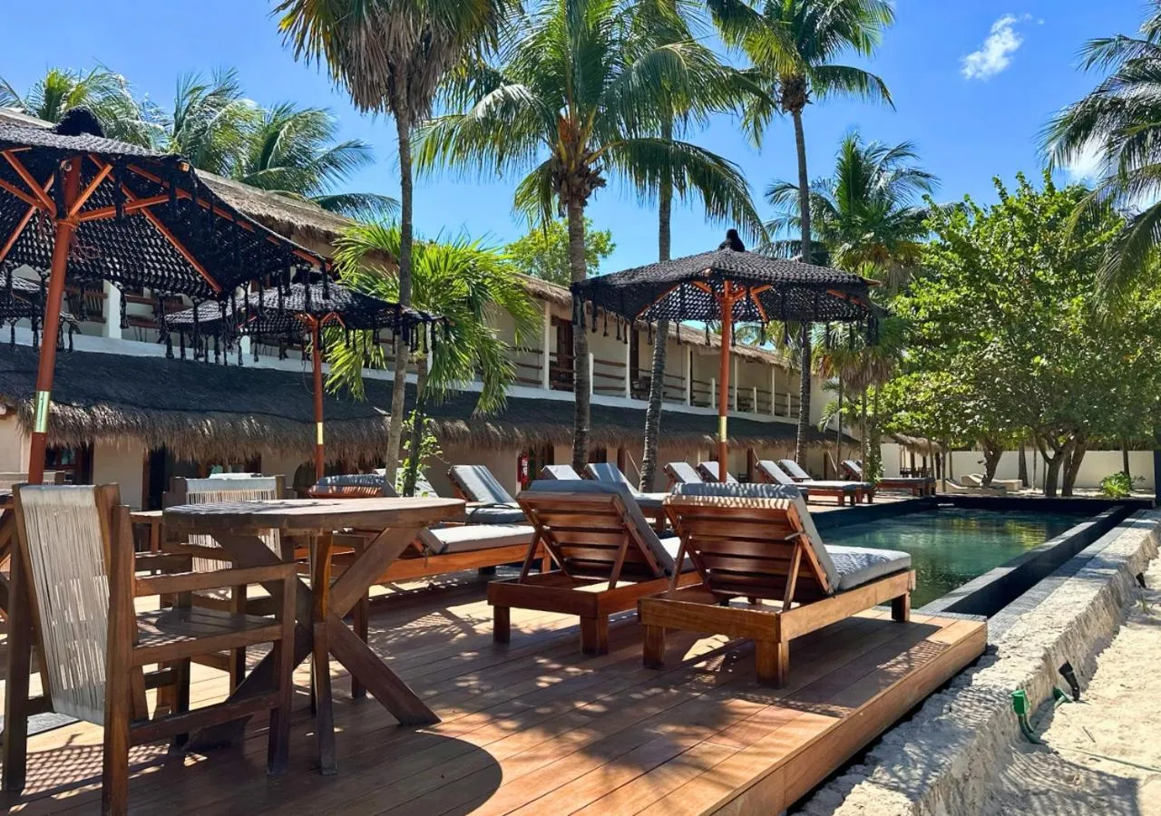 Swimming pool in Amaite Holbox - Oceanfront Hotel