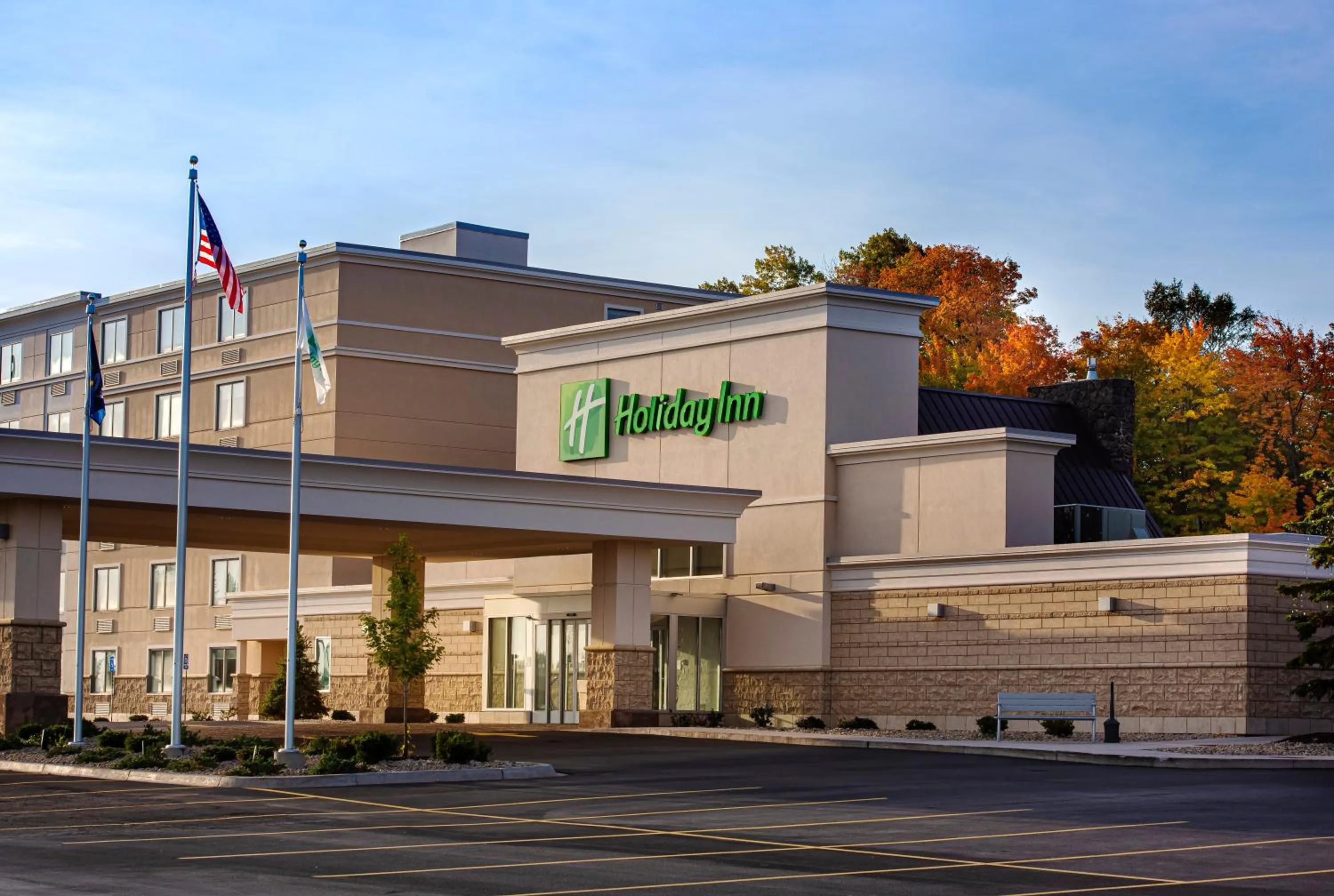 Property building in Holiday Inn Marquette by IHG