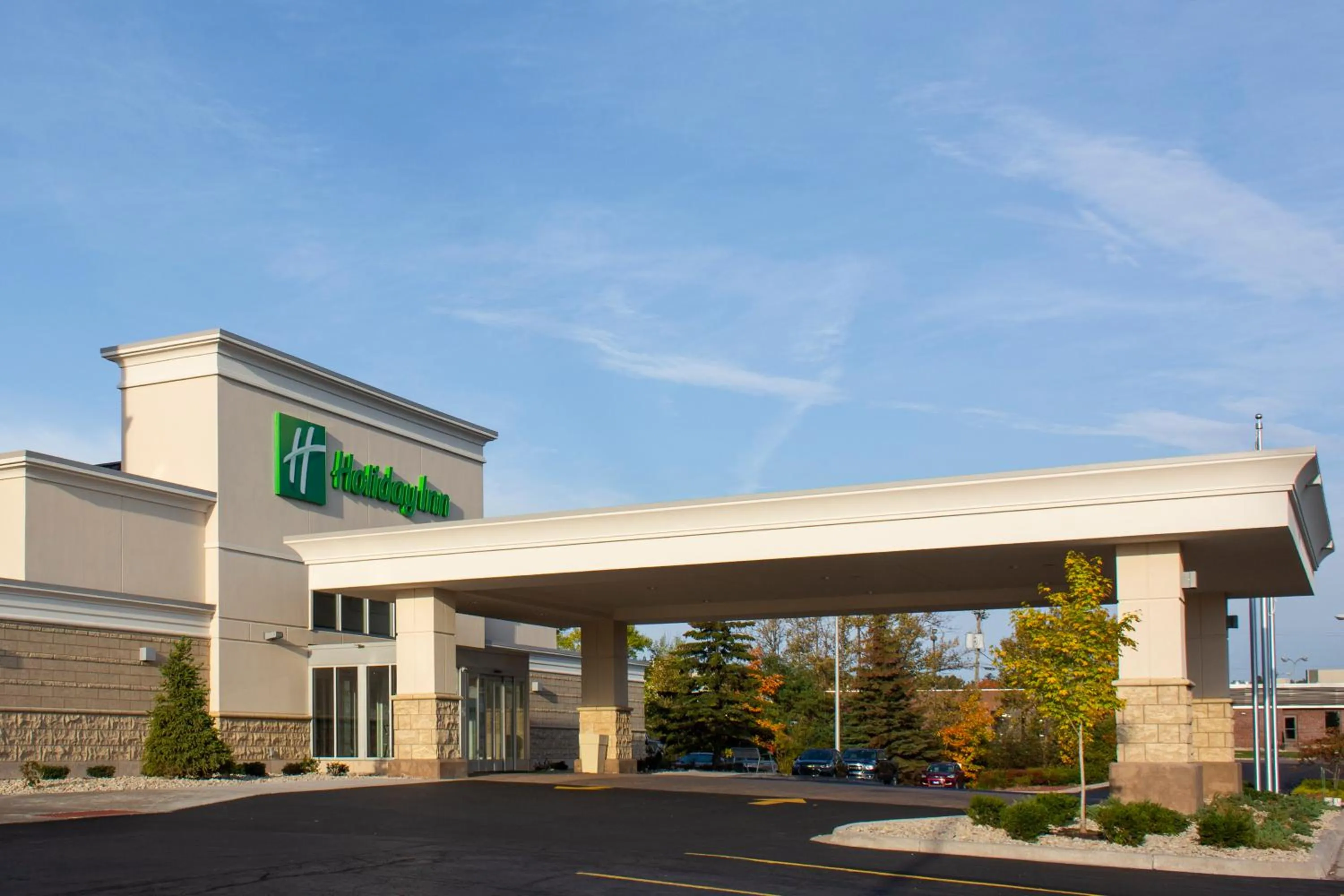 Property building in Holiday Inn Marquette by IHG