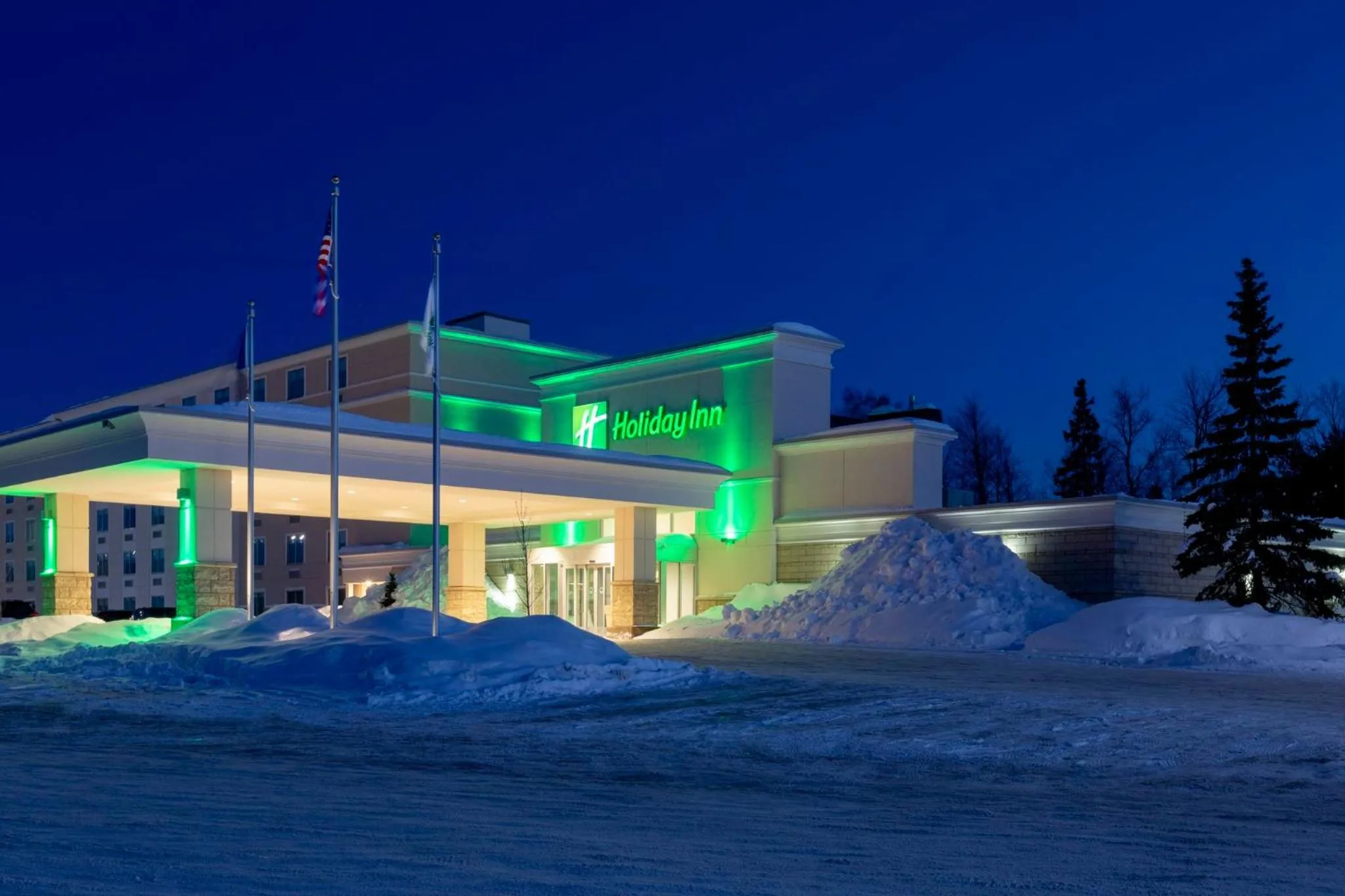 Property building in Holiday Inn Marquette by IHG