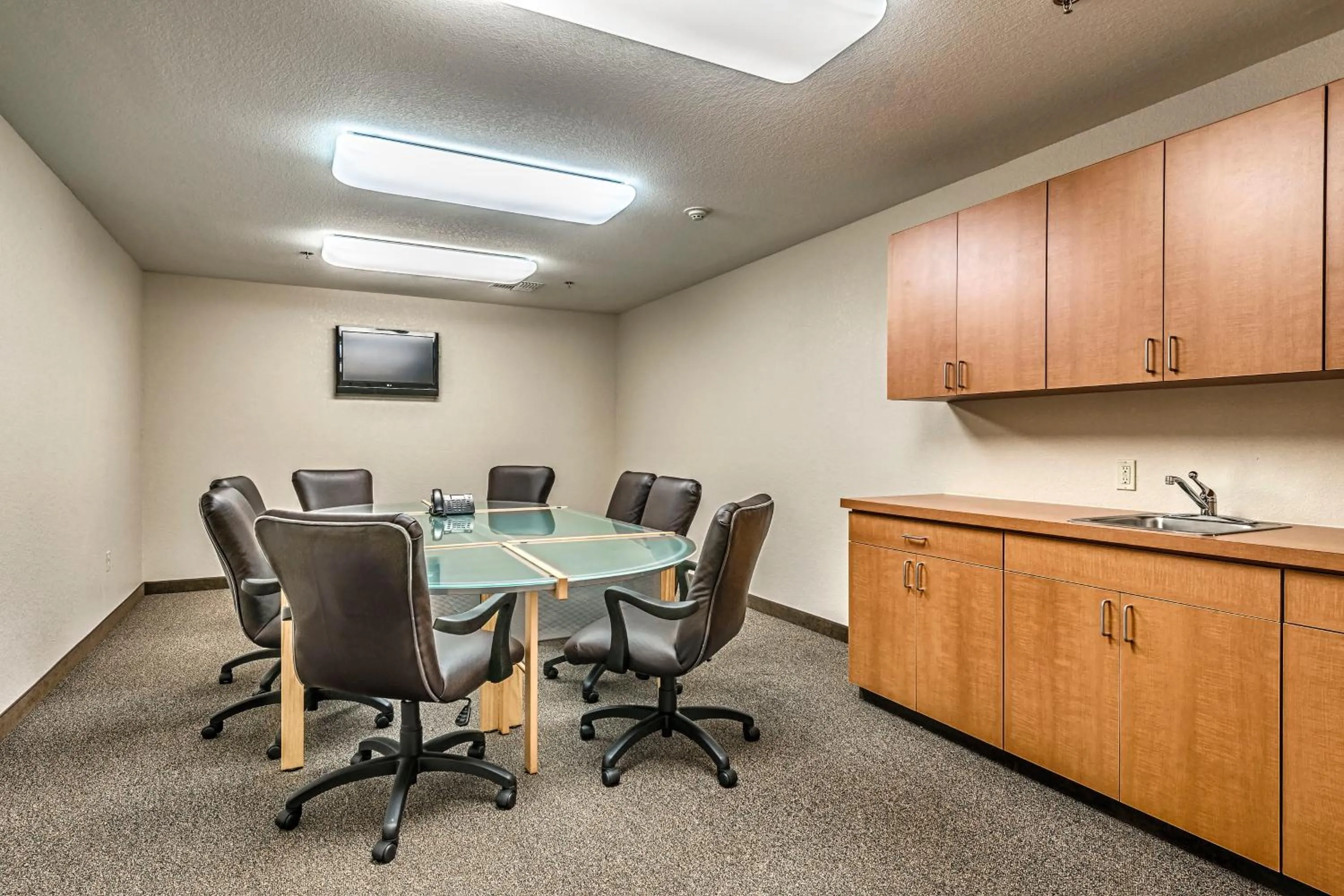 Meeting/conference room in Candlewood Suites Oak Harbor by IHG