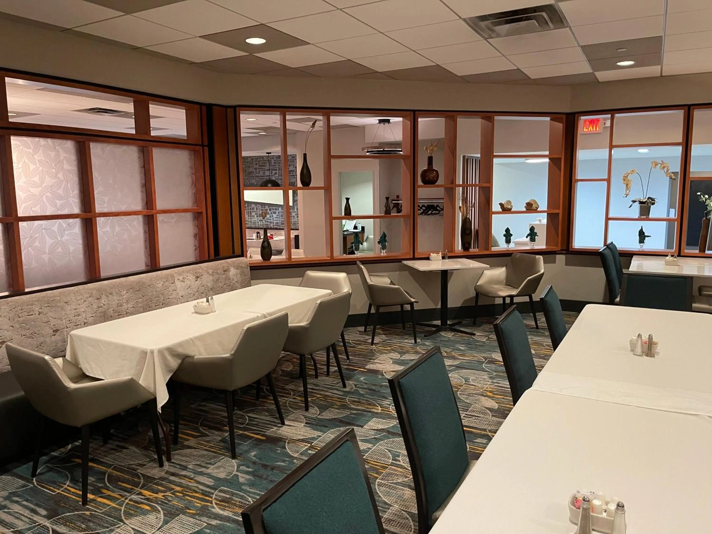 Restaurant/places to eat in Holiday Inn Martinsburg by IHG