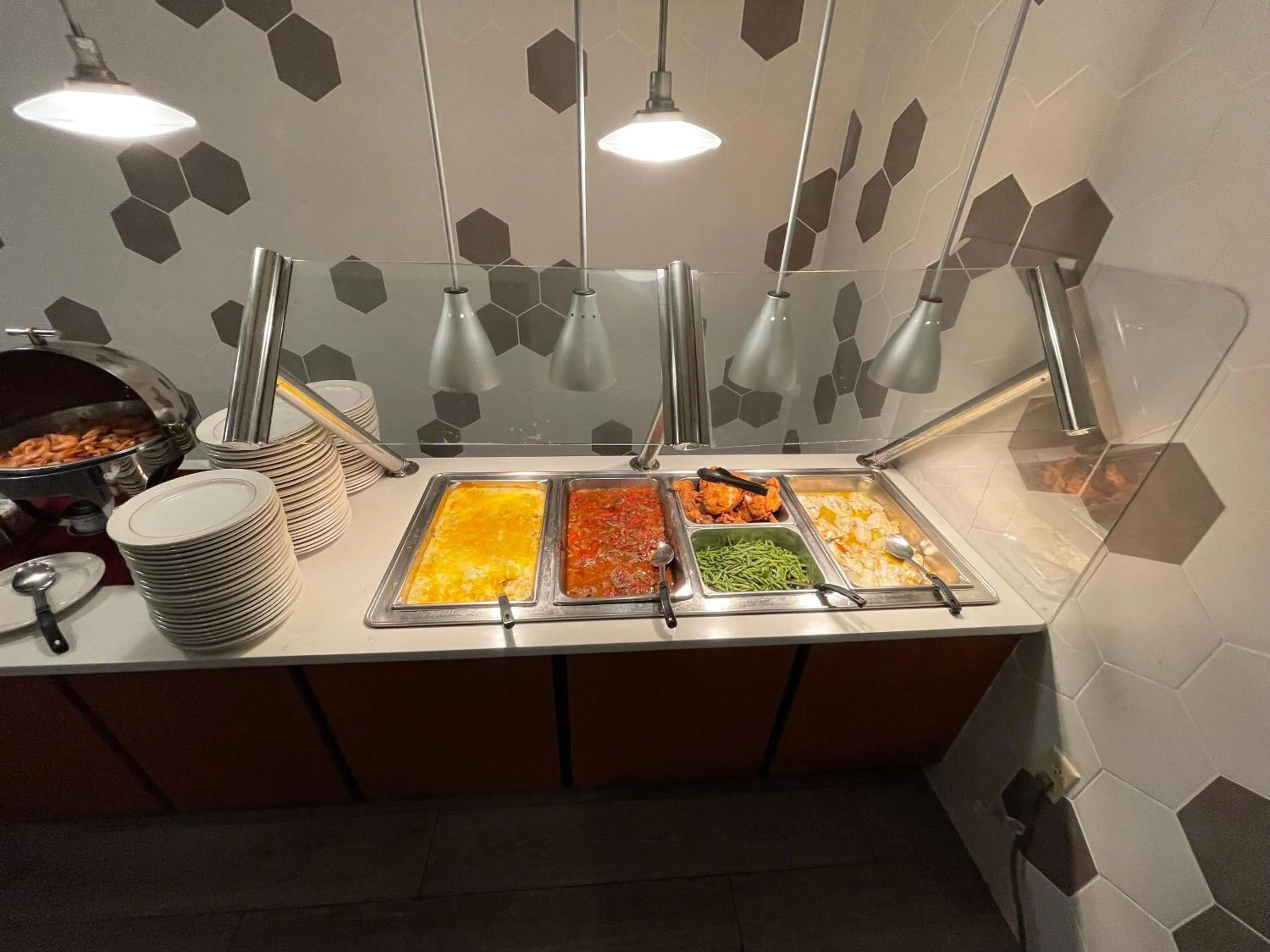 Restaurant/places to eat in Holiday Inn Martinsburg by IHG