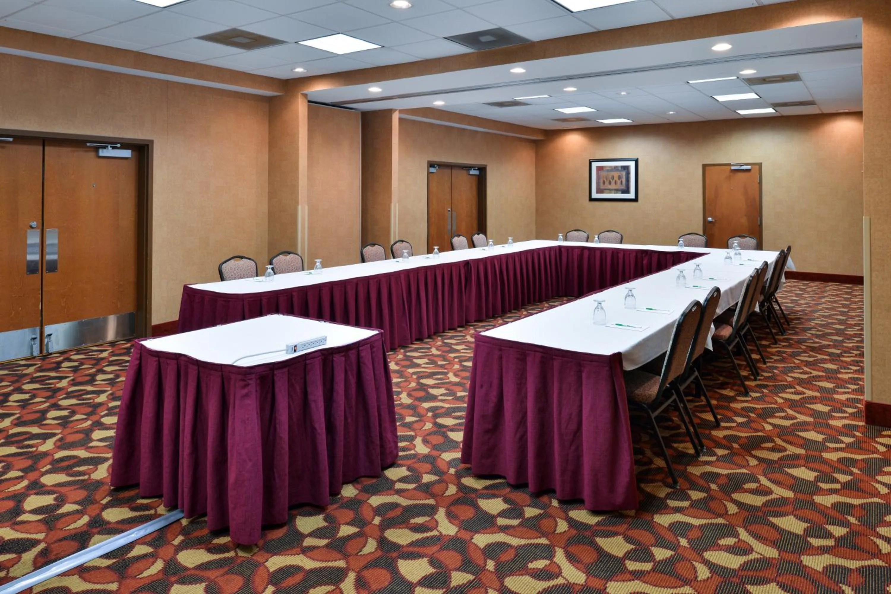 Meeting/conference room in Holiday Inn Martinsburg by IHG