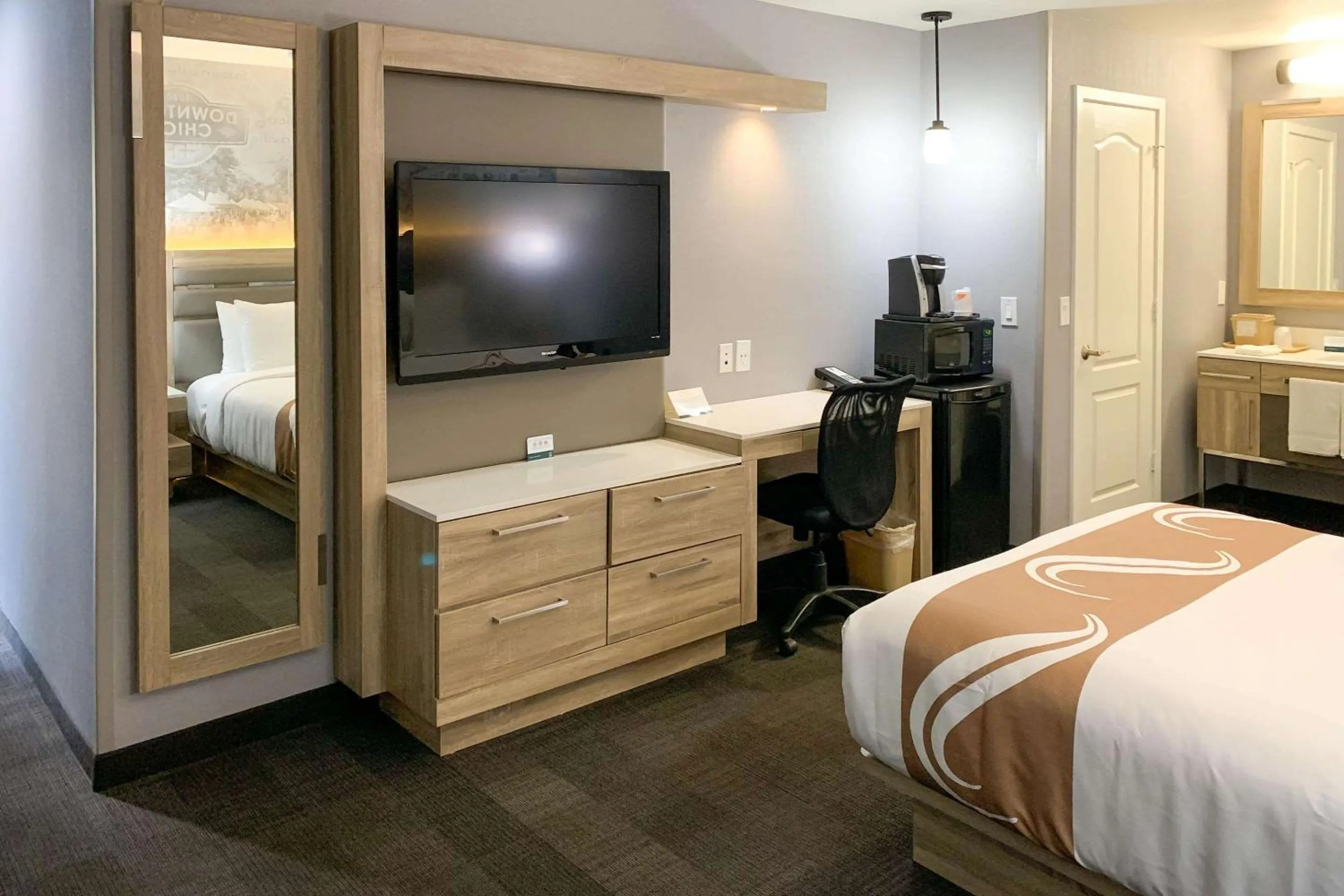 Bedroom, Bed in Quality Inn Near Chico State