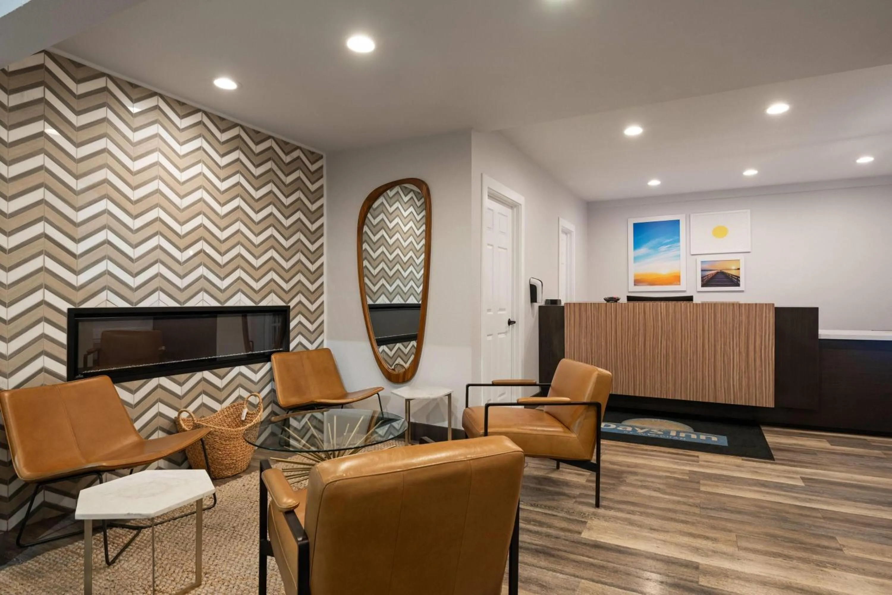 Lobby or reception in Days Inn by Wyndham Monterey Downtown