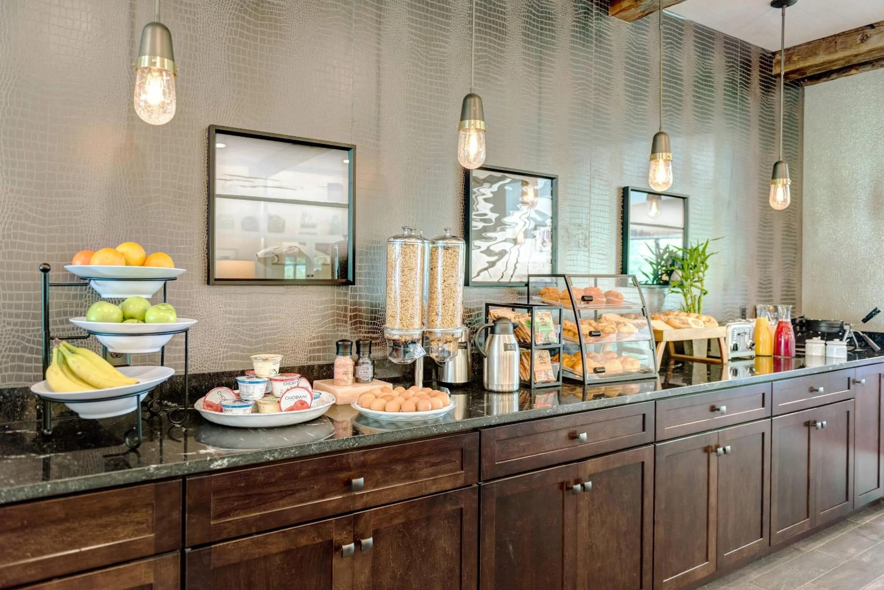 Breakfast in Garrison Hotel & Suites Dover-Portsmouth, an Ascend Collection Hotel