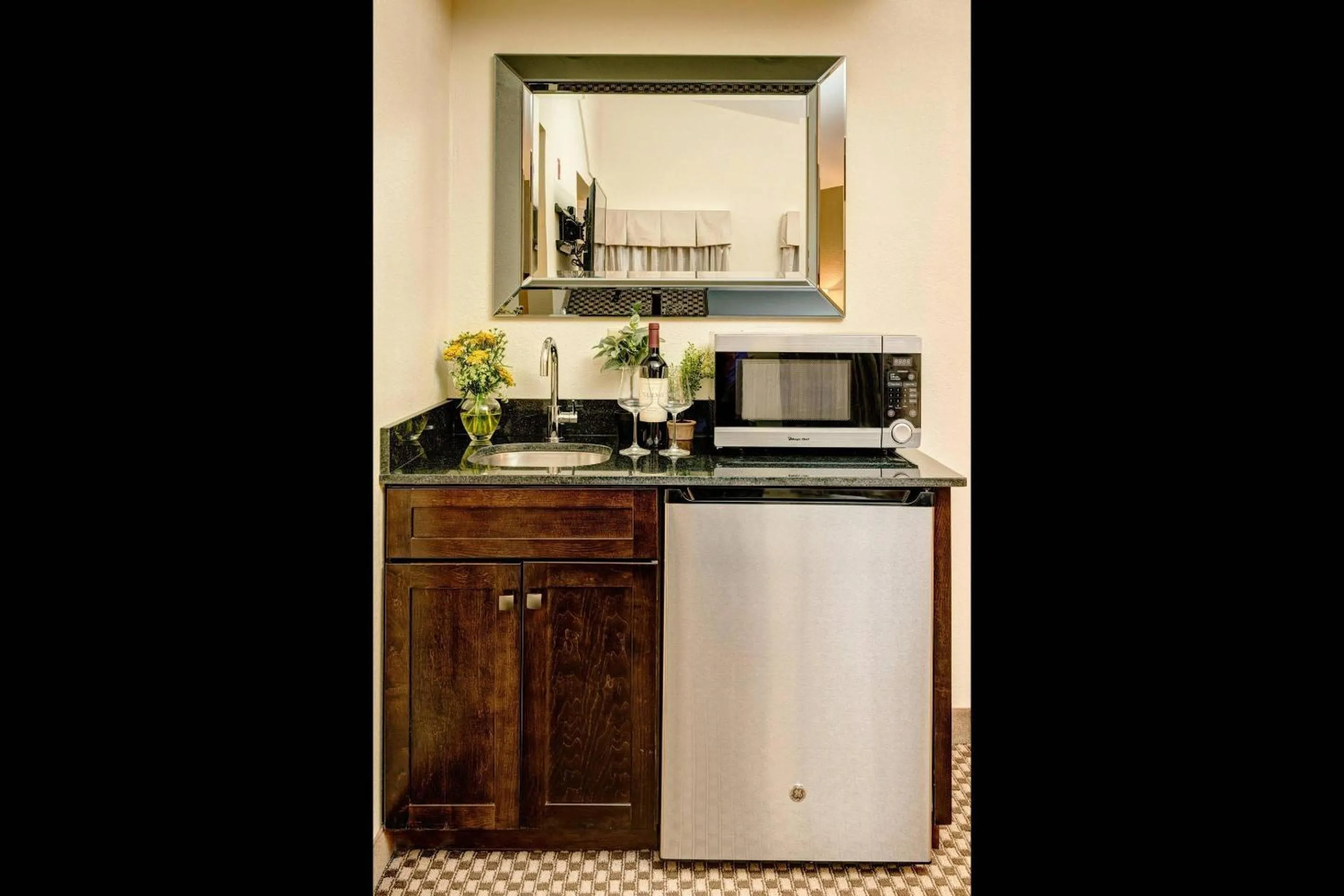 Bedroom in Garrison Hotel & Suites Dover-Portsmouth, an Ascend Collection Hotel