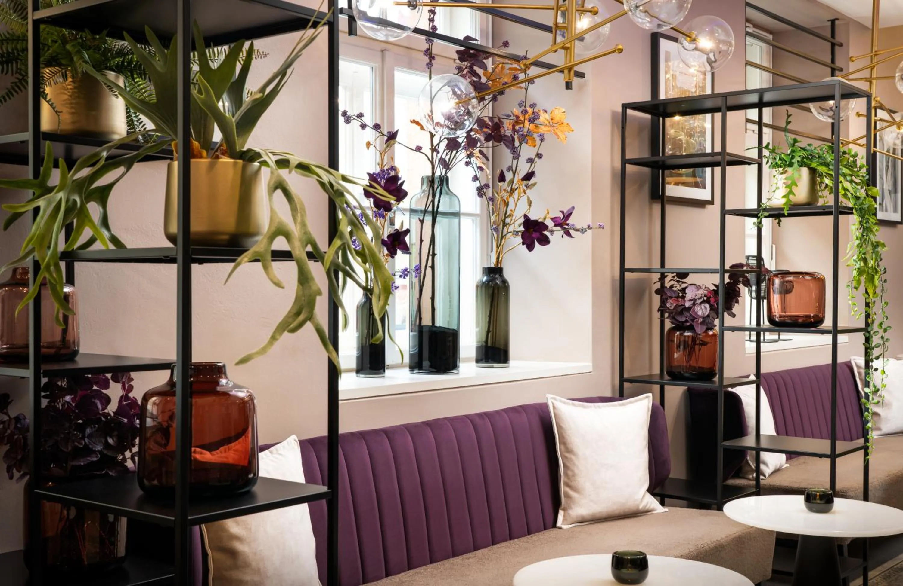 Lobby or reception in Leonardo Boutique Hotel Linz City Center