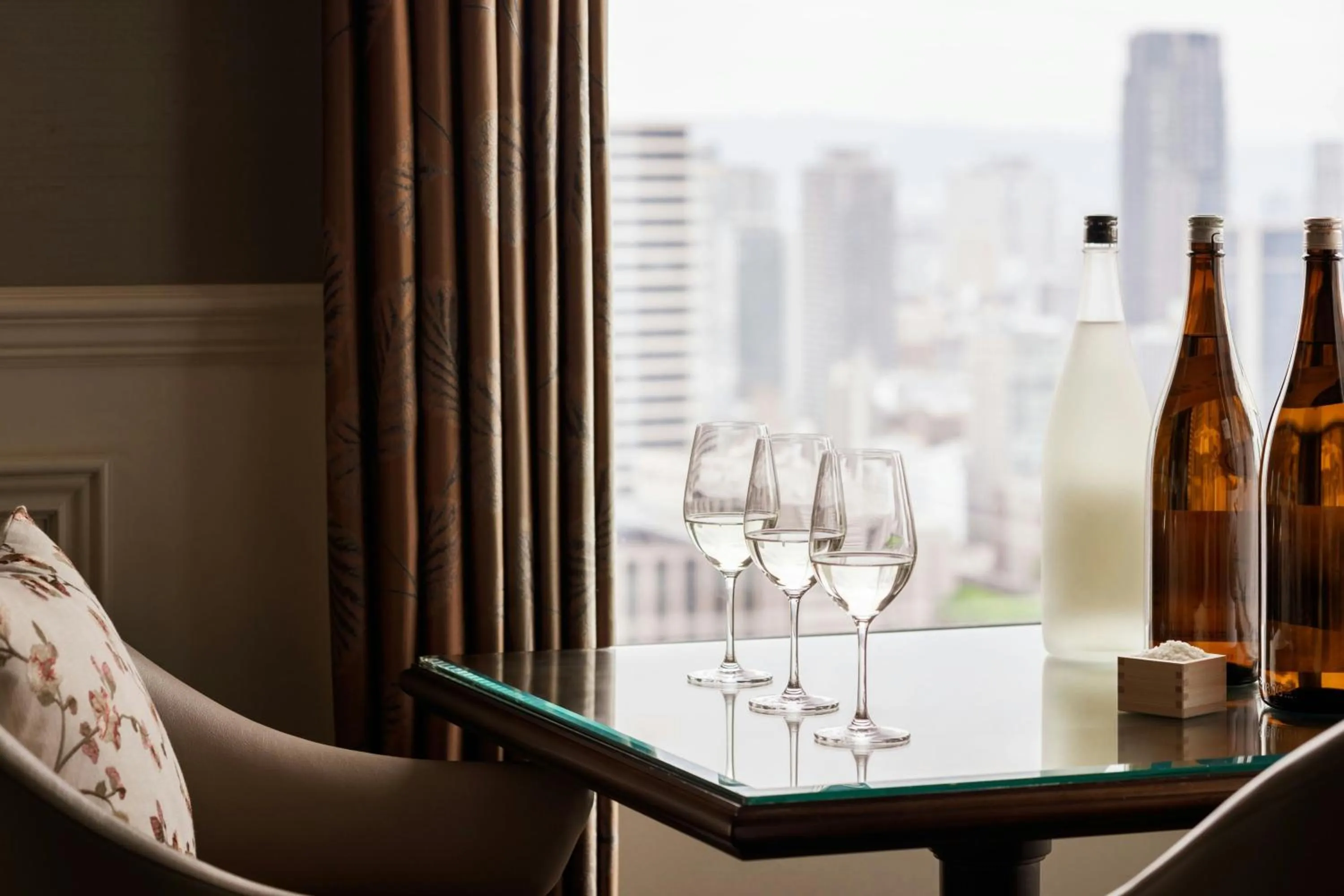 Lounge or bar in The Ritz-Carlton Osaka