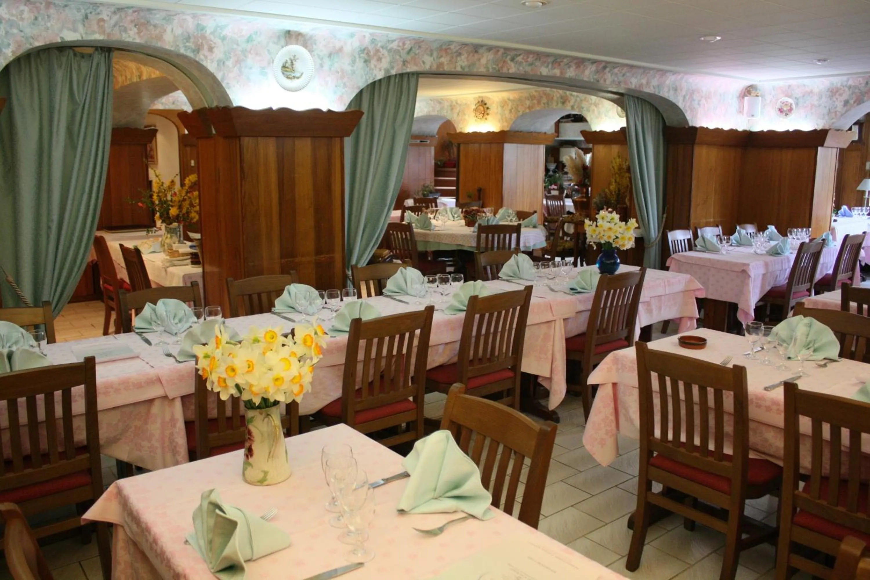 Restaurant/places to eat in Bon-Séjour