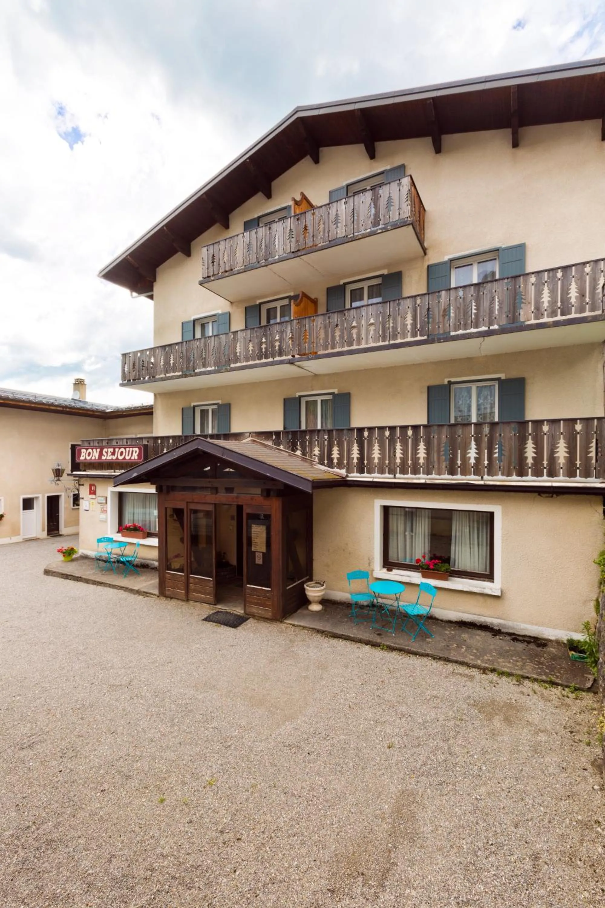 Facade/entrance in Bon-Séjour