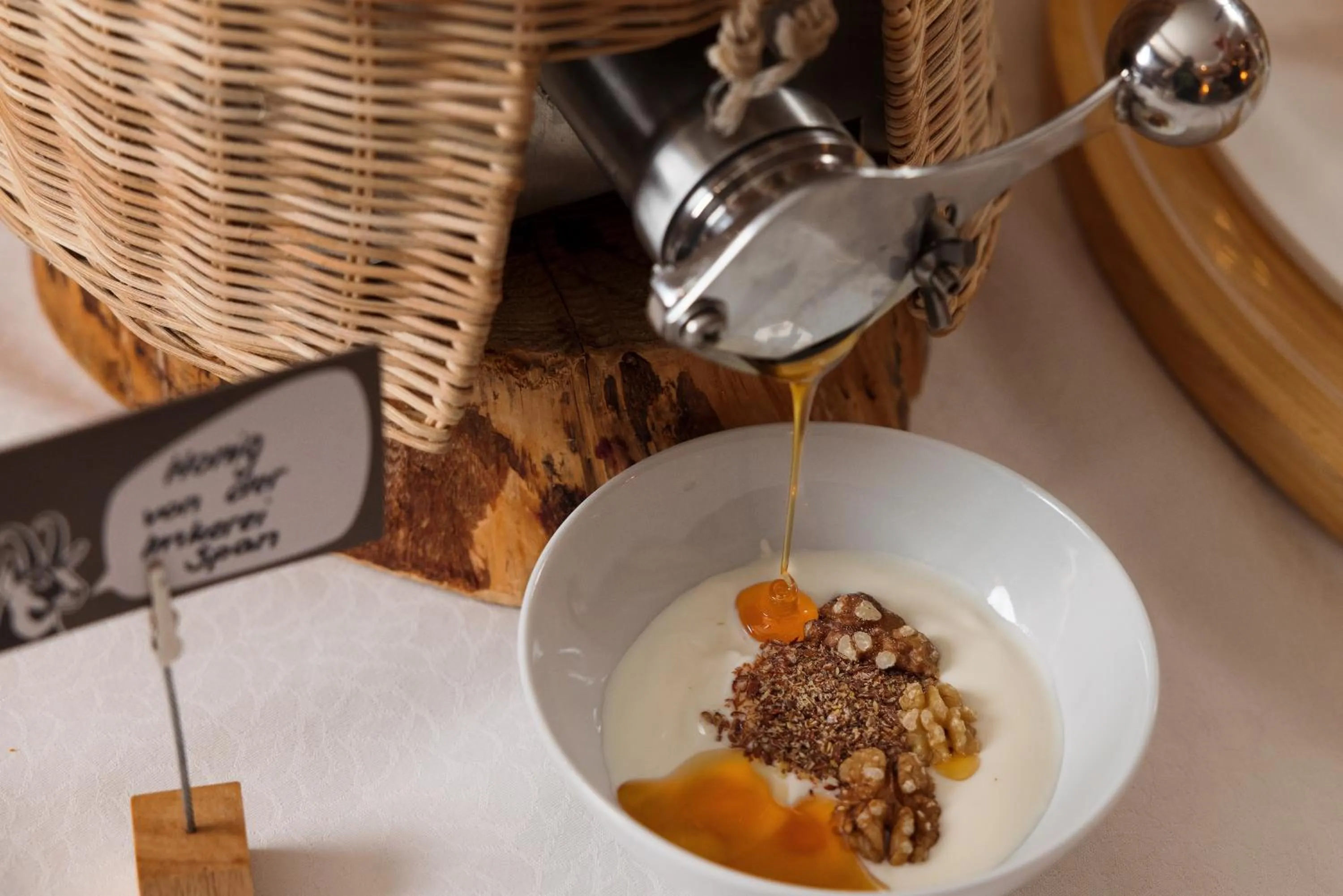 Buffet breakfast in Hotel Stubaierhof