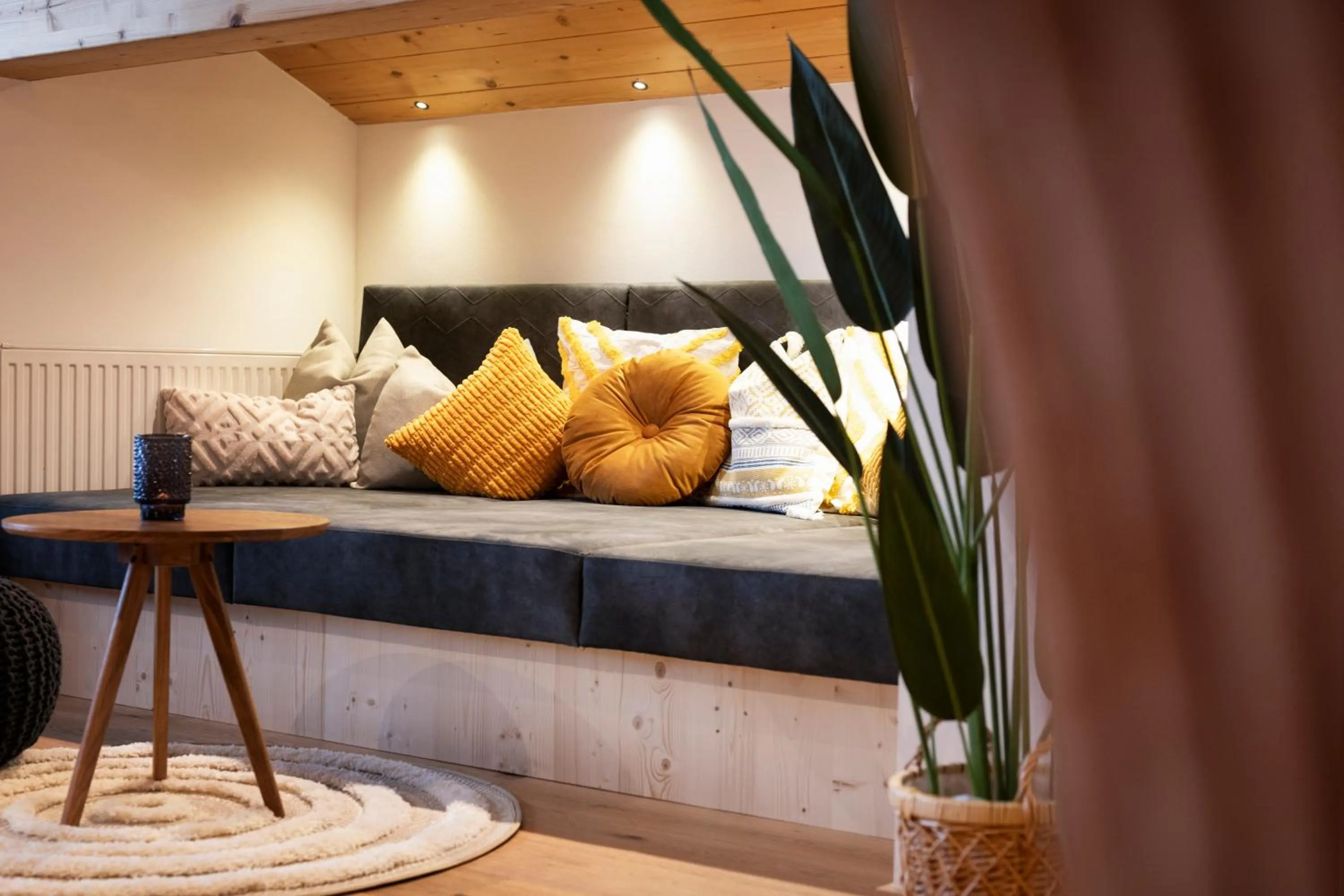 Living room, Bed in Hotel Stubaierhof