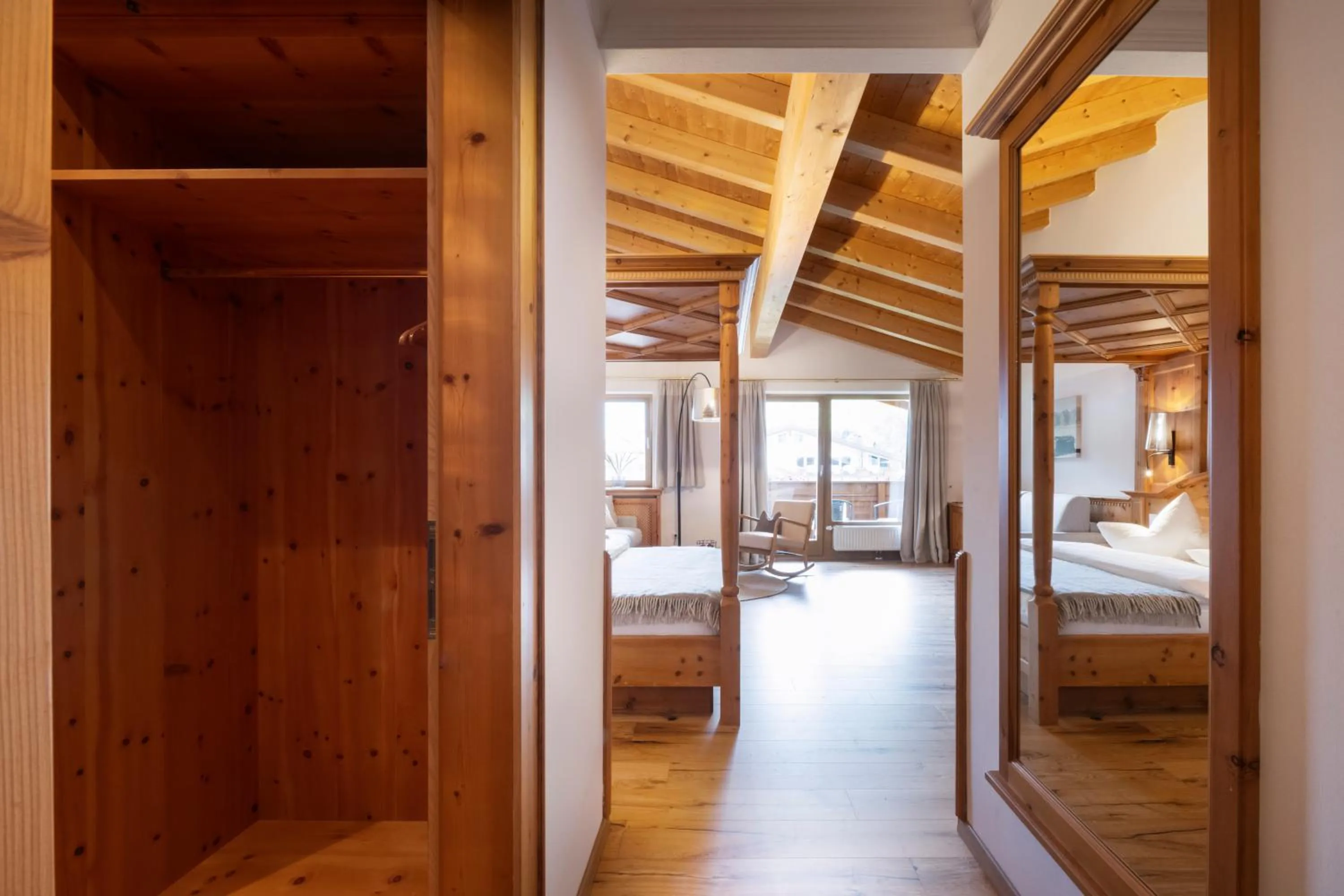 Facade/entrance, Bed in Hotel Stubaierhof