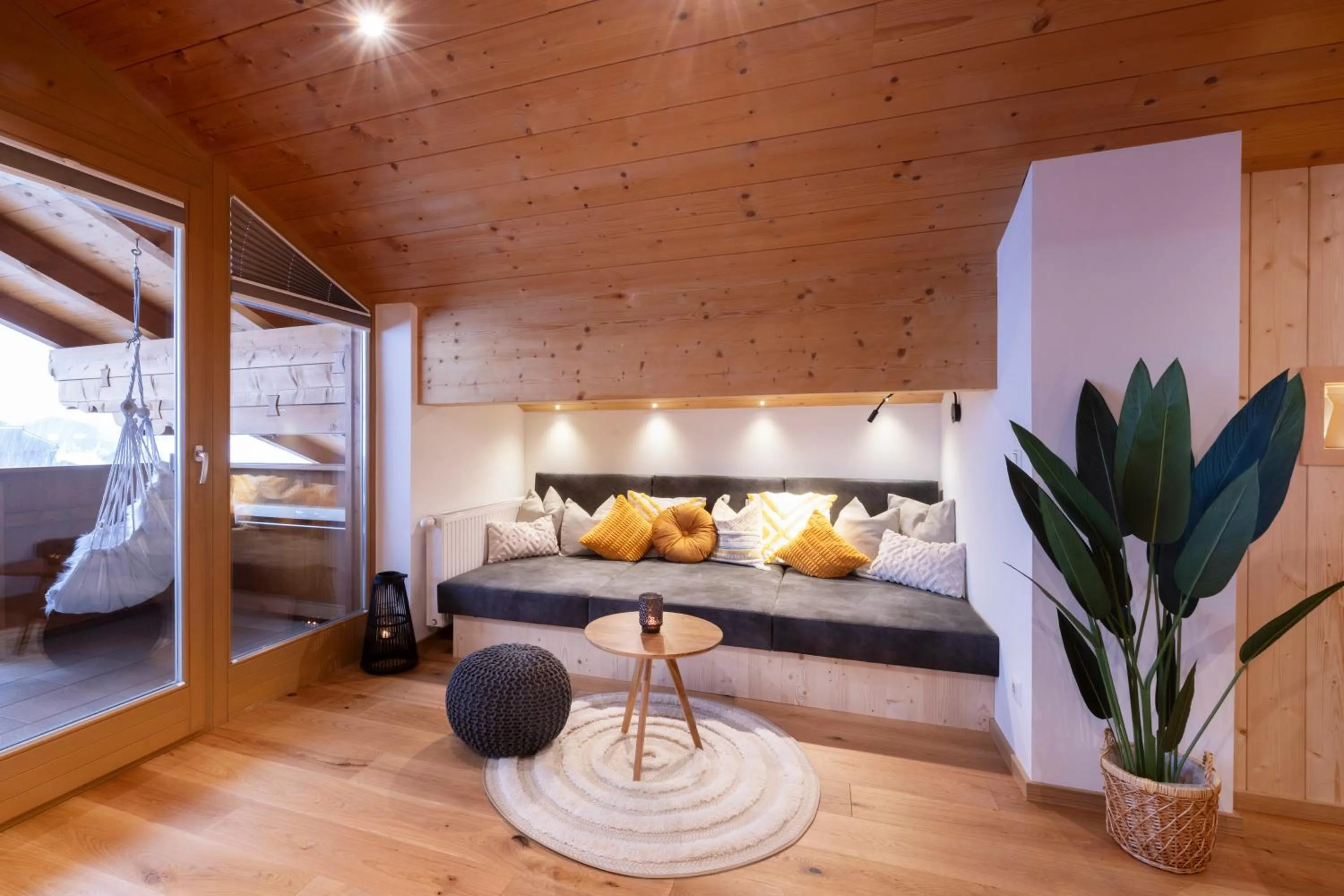 Living room, Bed in Hotel Stubaierhof