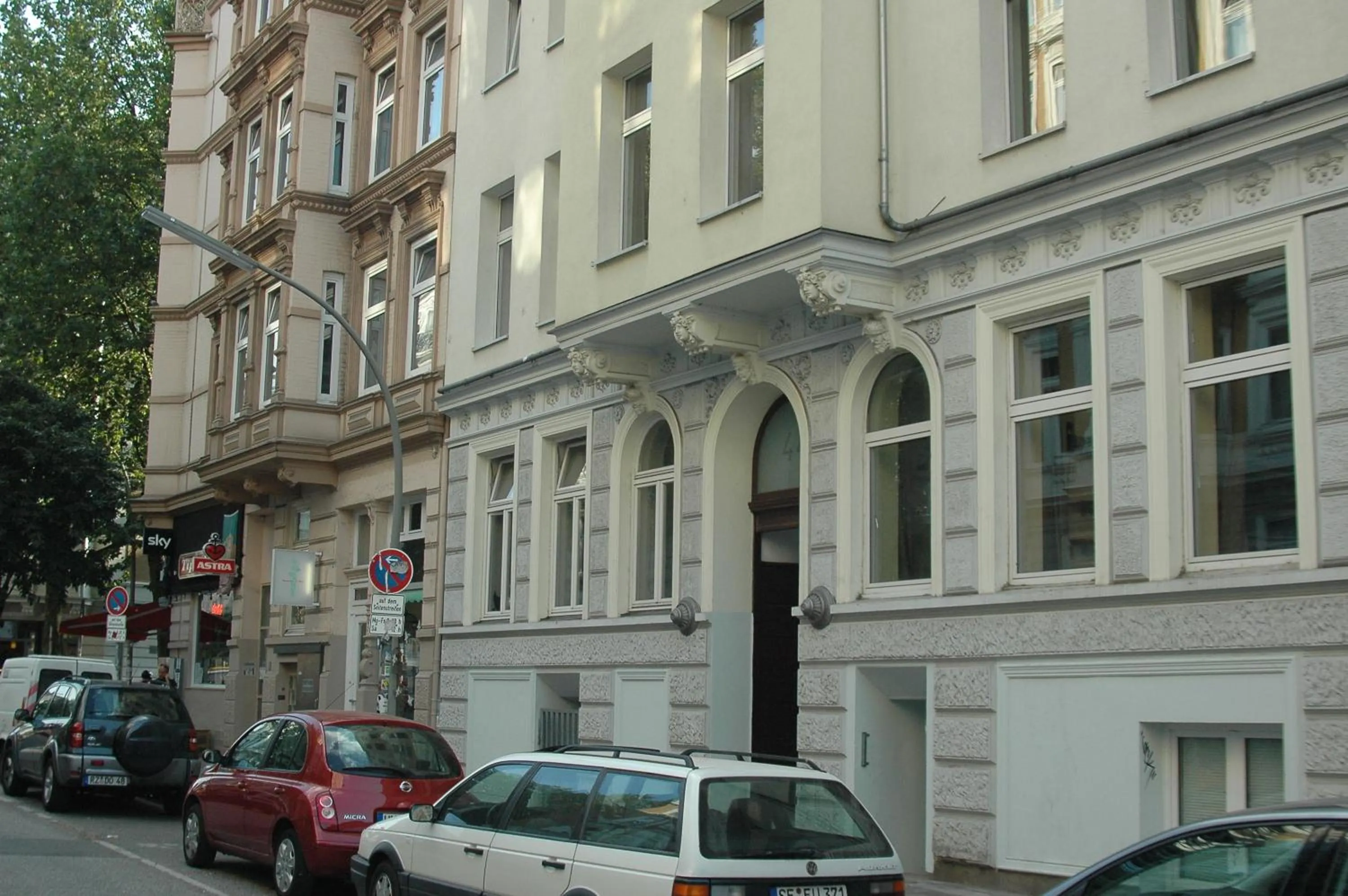 Facade/entrance in Buch-Ein-Bett Hostel