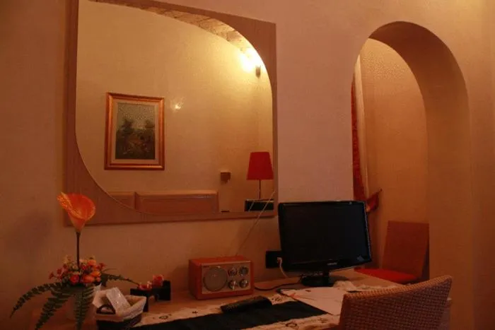 TV and multimedia in Hotel Campidoglio