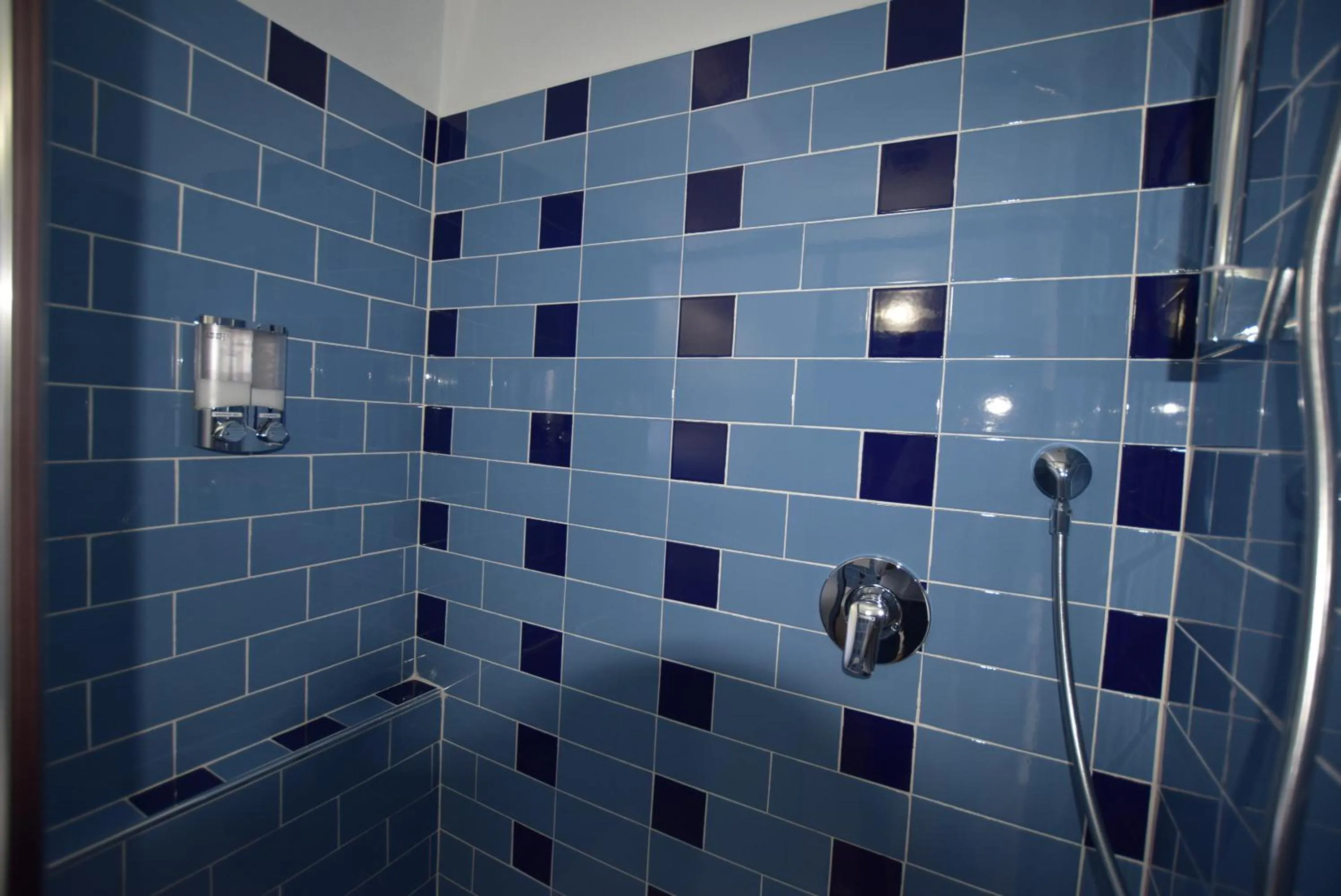 Shower in Colors of Cinque Terre - Guest House