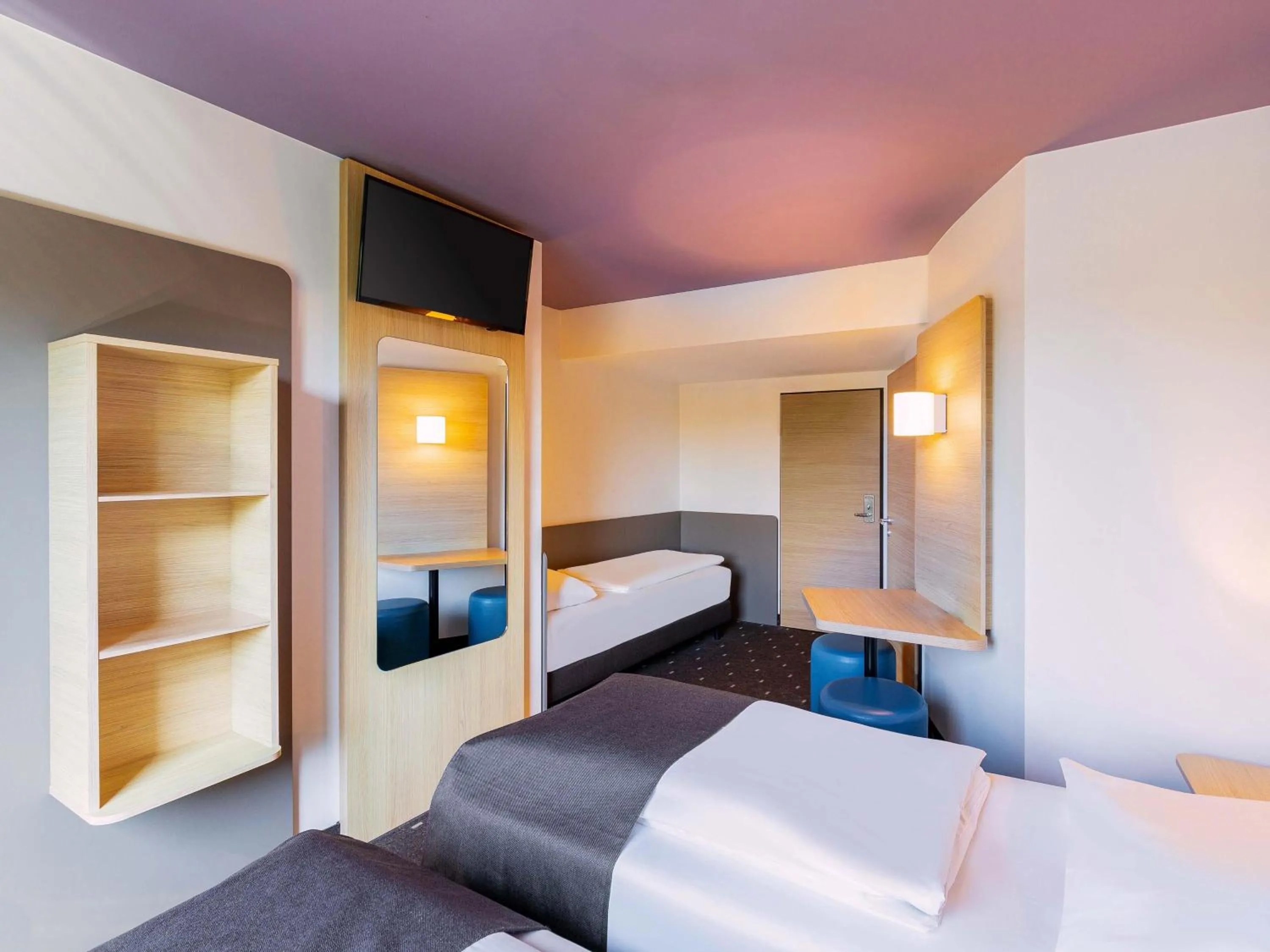 Photo of the whole room, Bed in B&B Hotel Düsseldorf-Airport