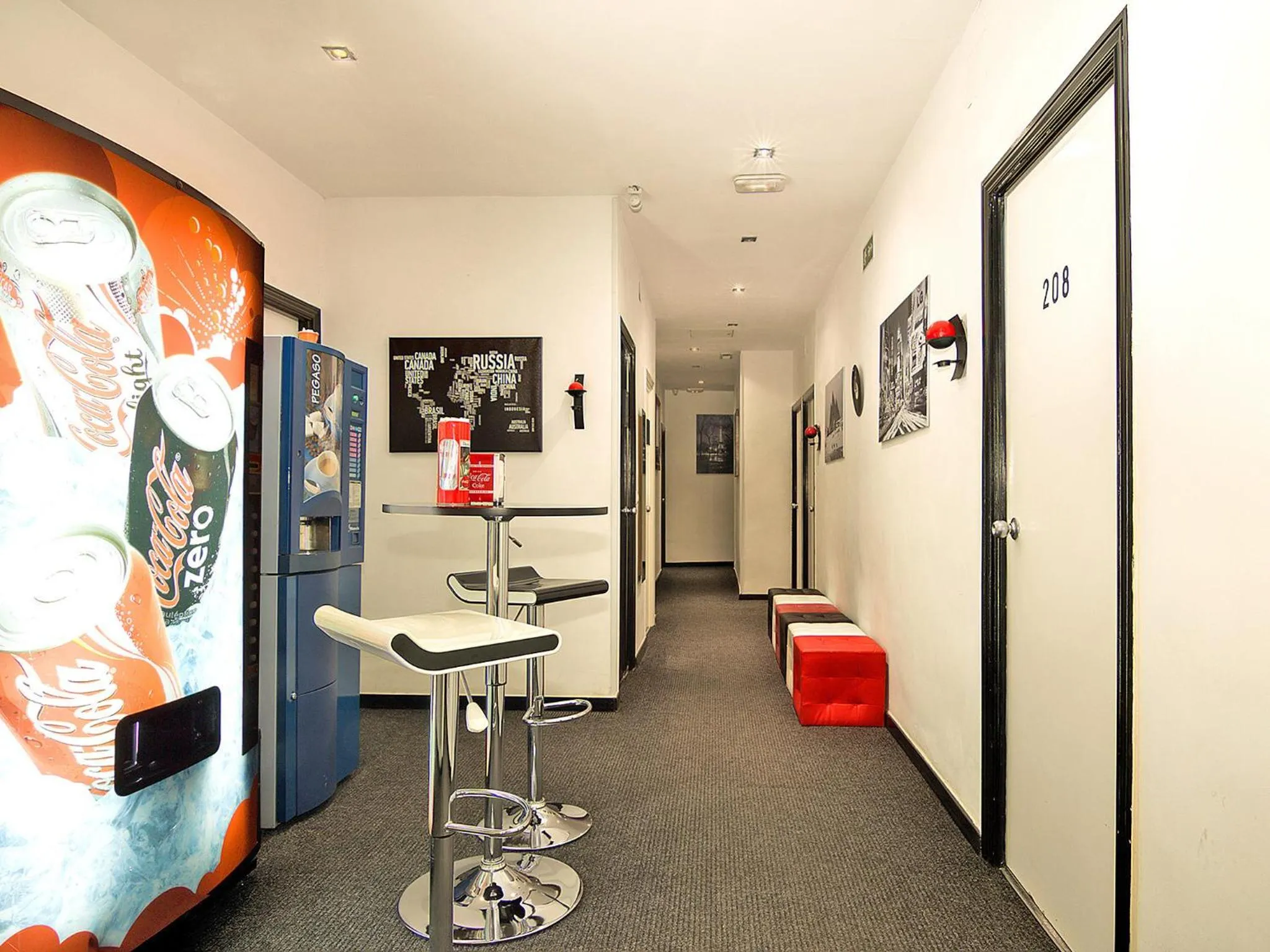 Drinks in Hostal Gala Madrid