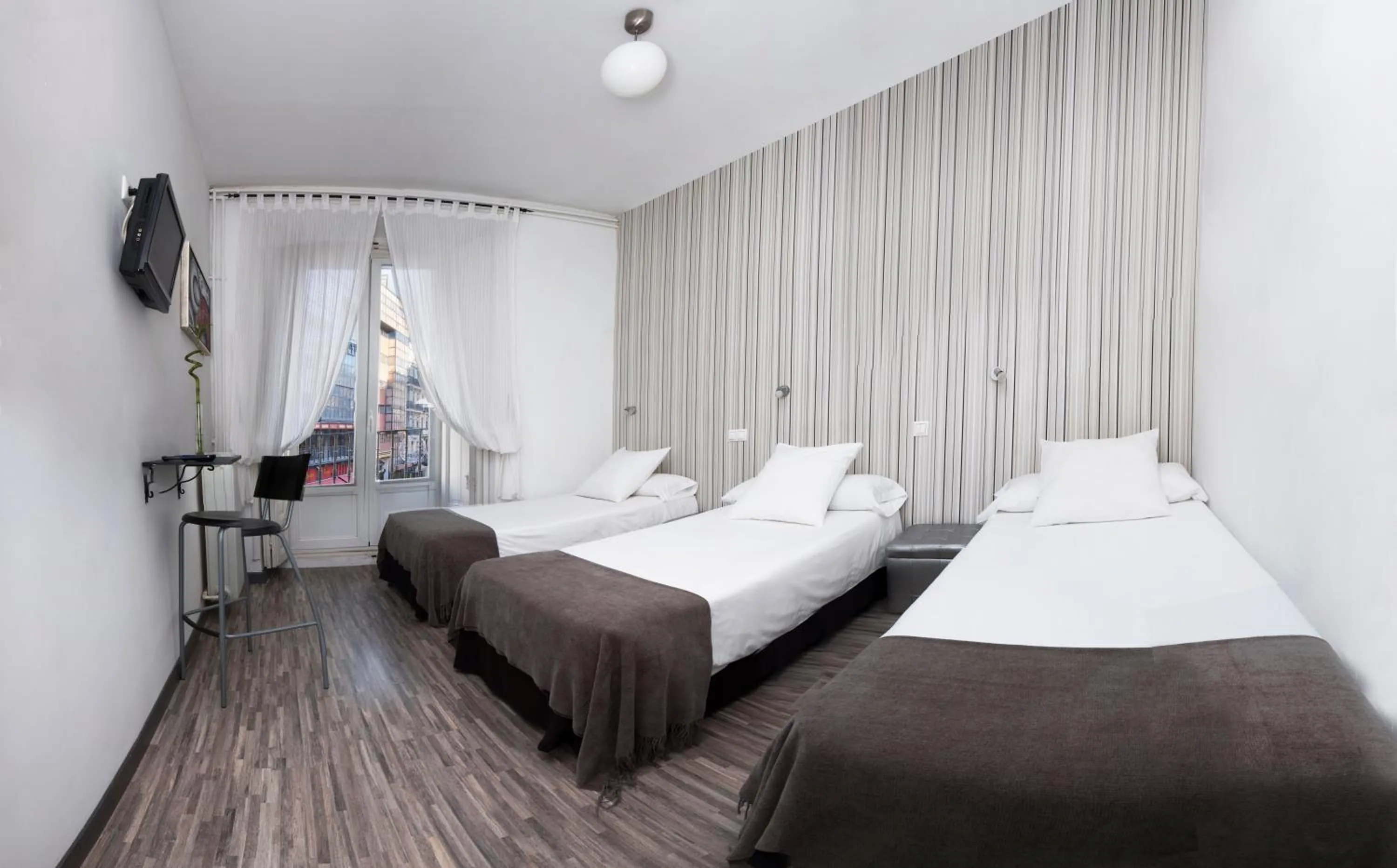 Bed in Hostal Gala Madrid