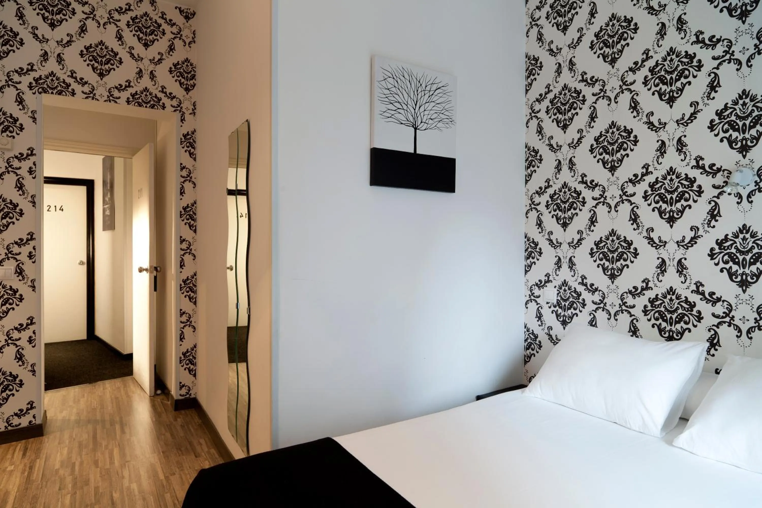 Bed in Hostal Gala Madrid